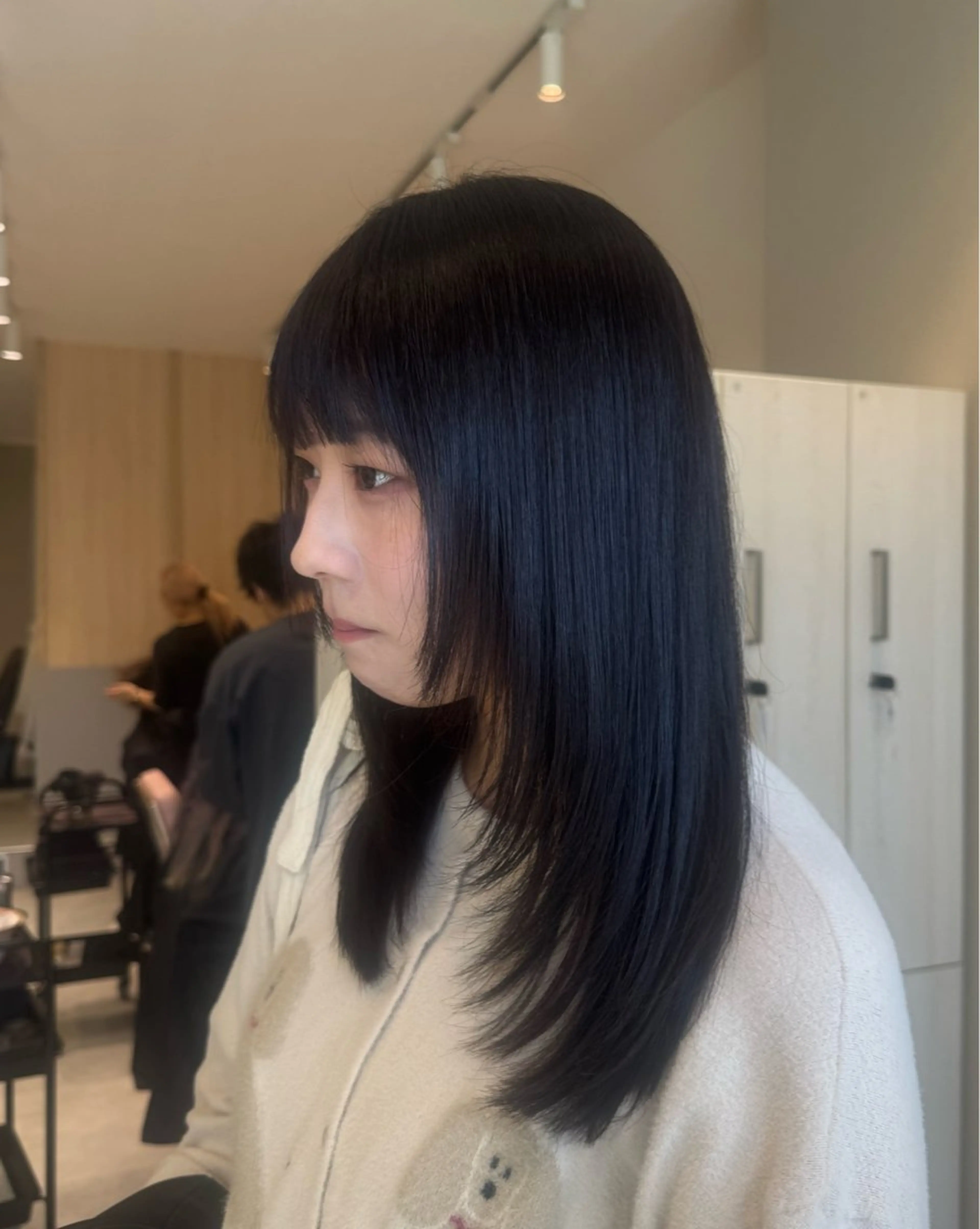セミロング カラー グレージュ ラベンダーカラー ラベンダーグレージュ ラベンダーグレー レイヤーカット カット ヘアカラー トリートメント BELLE by revo所属・𝘀𝗮𝗲/ 艶髪/ショートボブのヘアスタイル