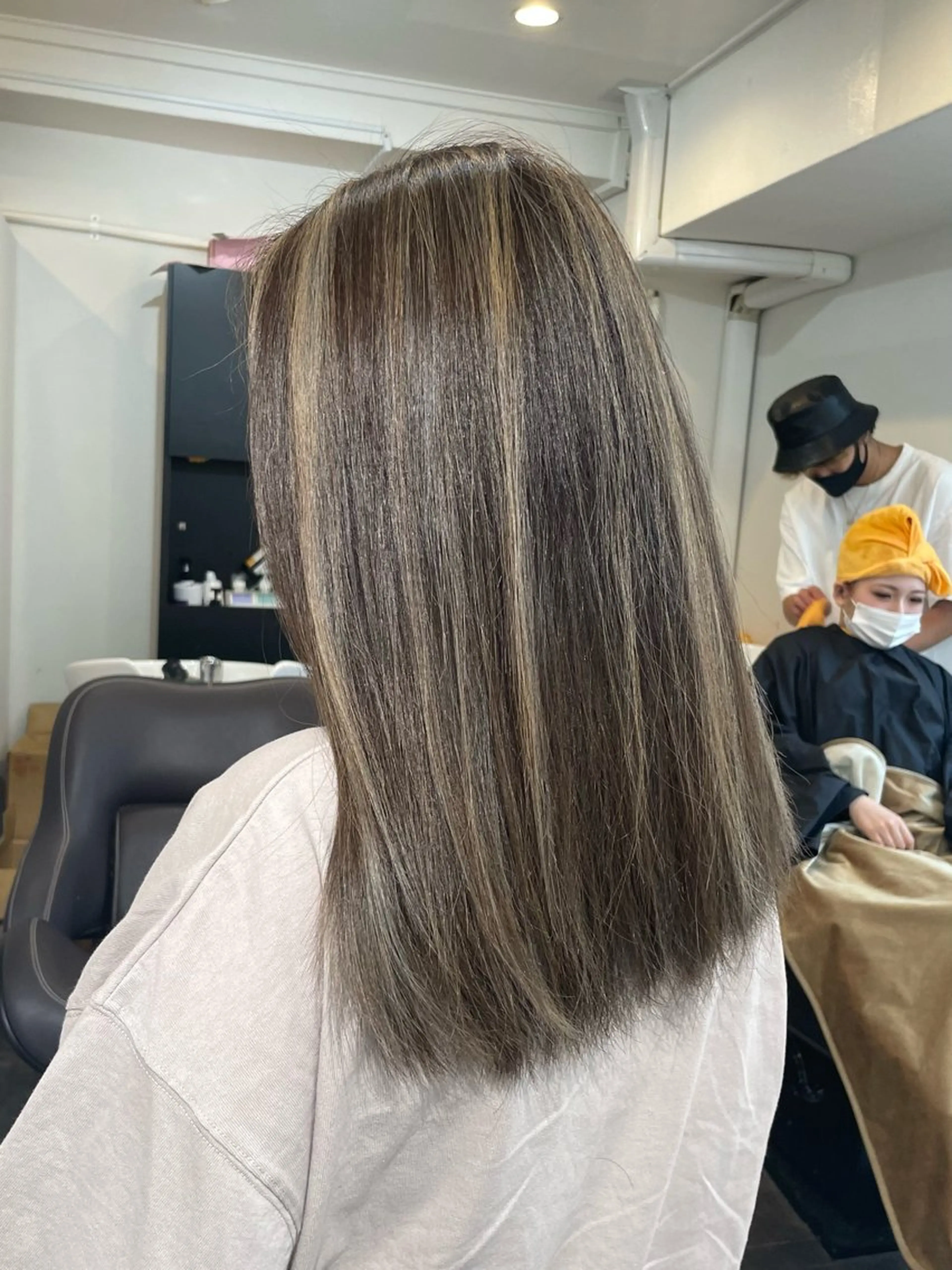 ロング ハイライト 💚色落ちまで可愛い 髪質改善カラーゆうまのヘアスタイル