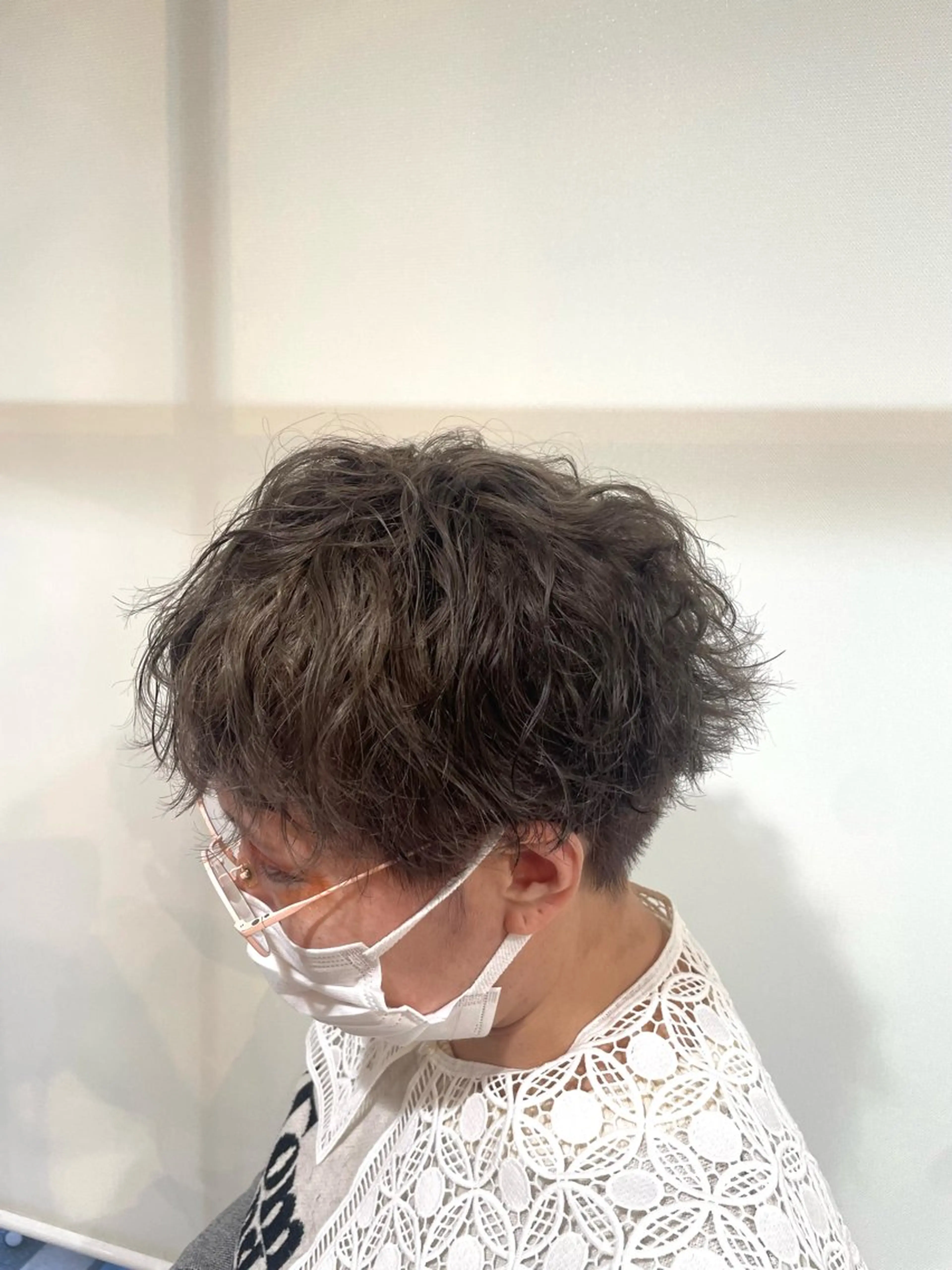 ショート カラー グレージュ ミルクティーグレージュ ヘアカラー 笹川 桃歌のヘアスタイル