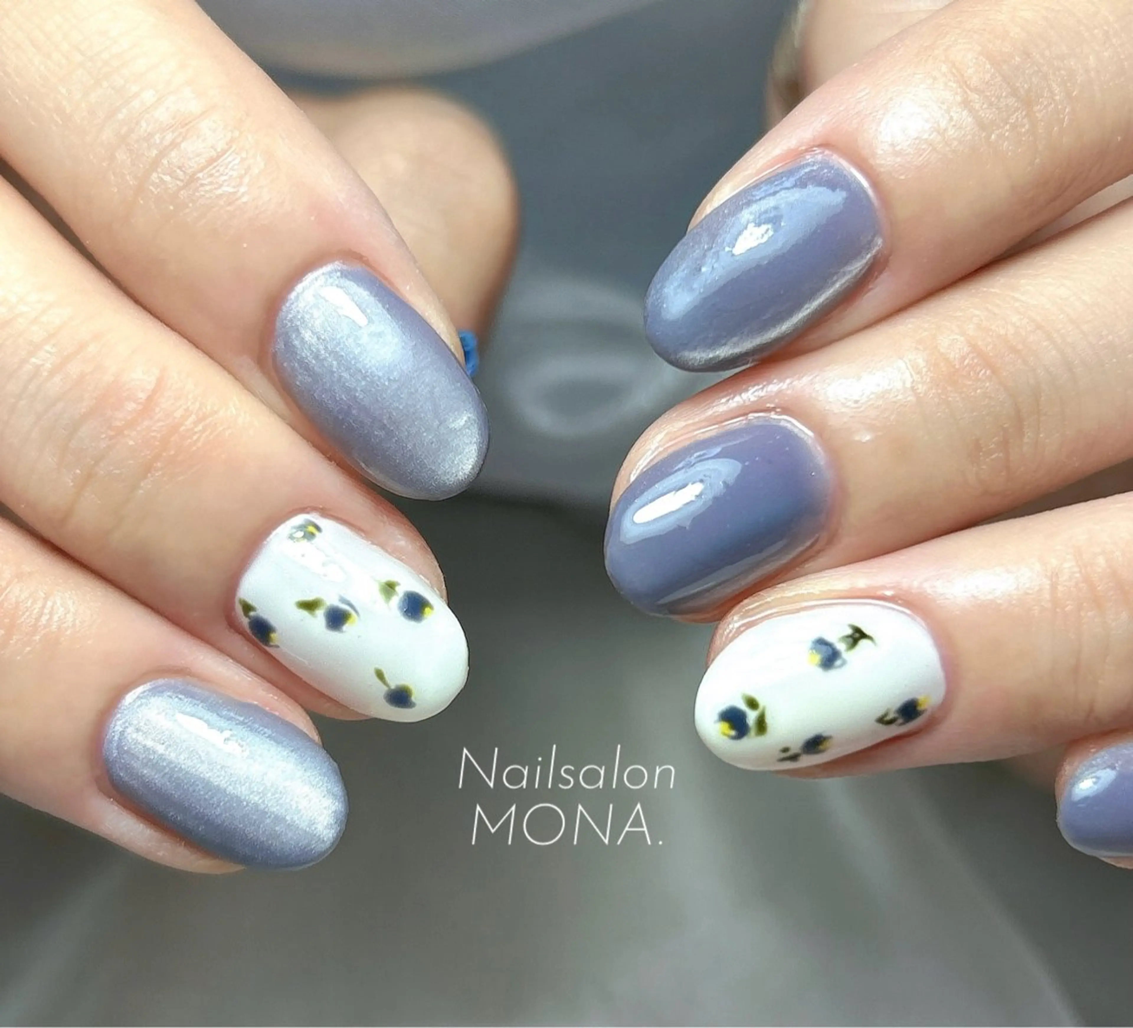 ネイル ブルー マグネットネイル リボン ホワイト ハンドネイル Nailsalon MONA.のネイルデザイン