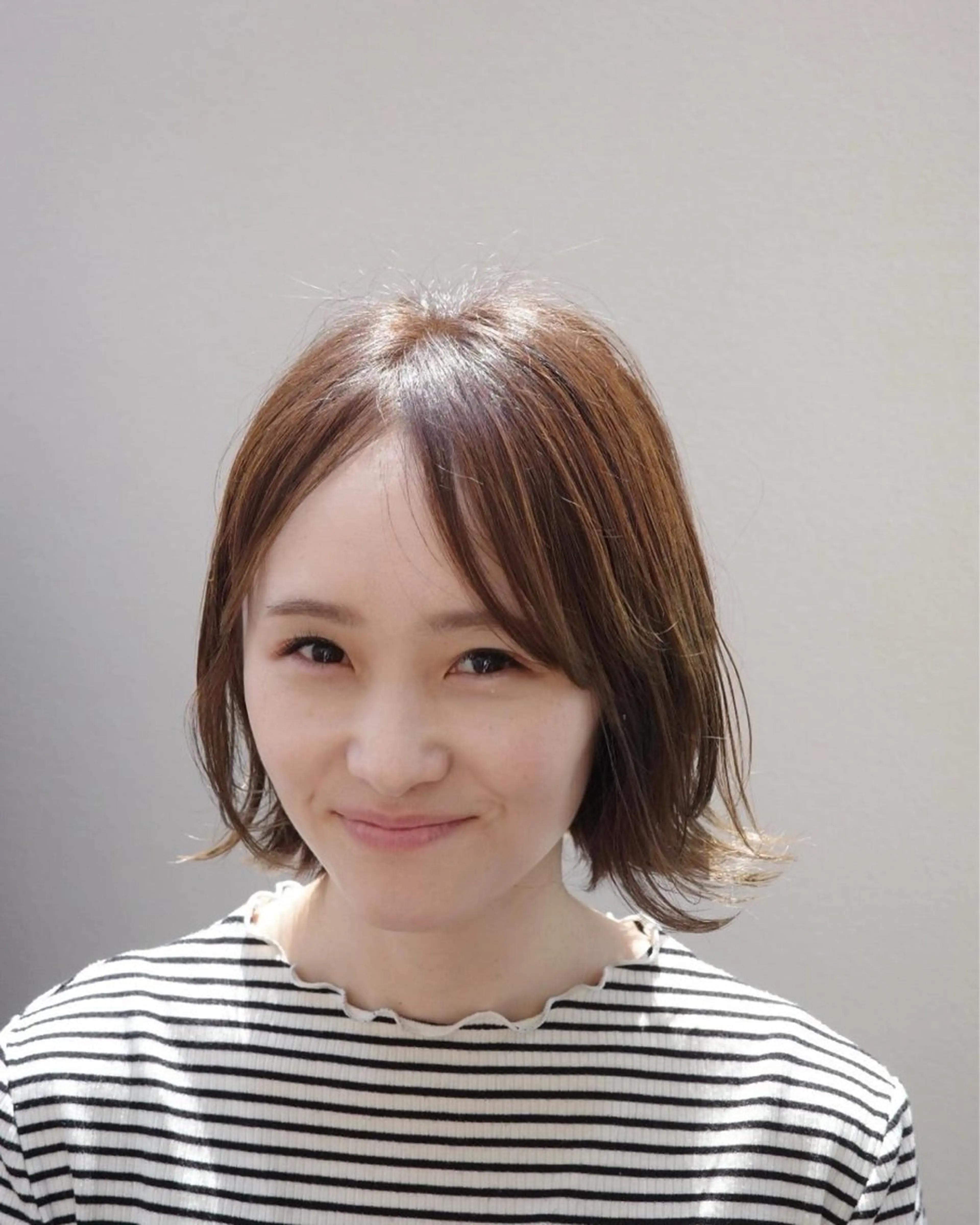 ミディアム カラー グレージュ オリーブグレージュ オリーブグレー 縮毛矯正 矢口 綾乃のヘアスタイル