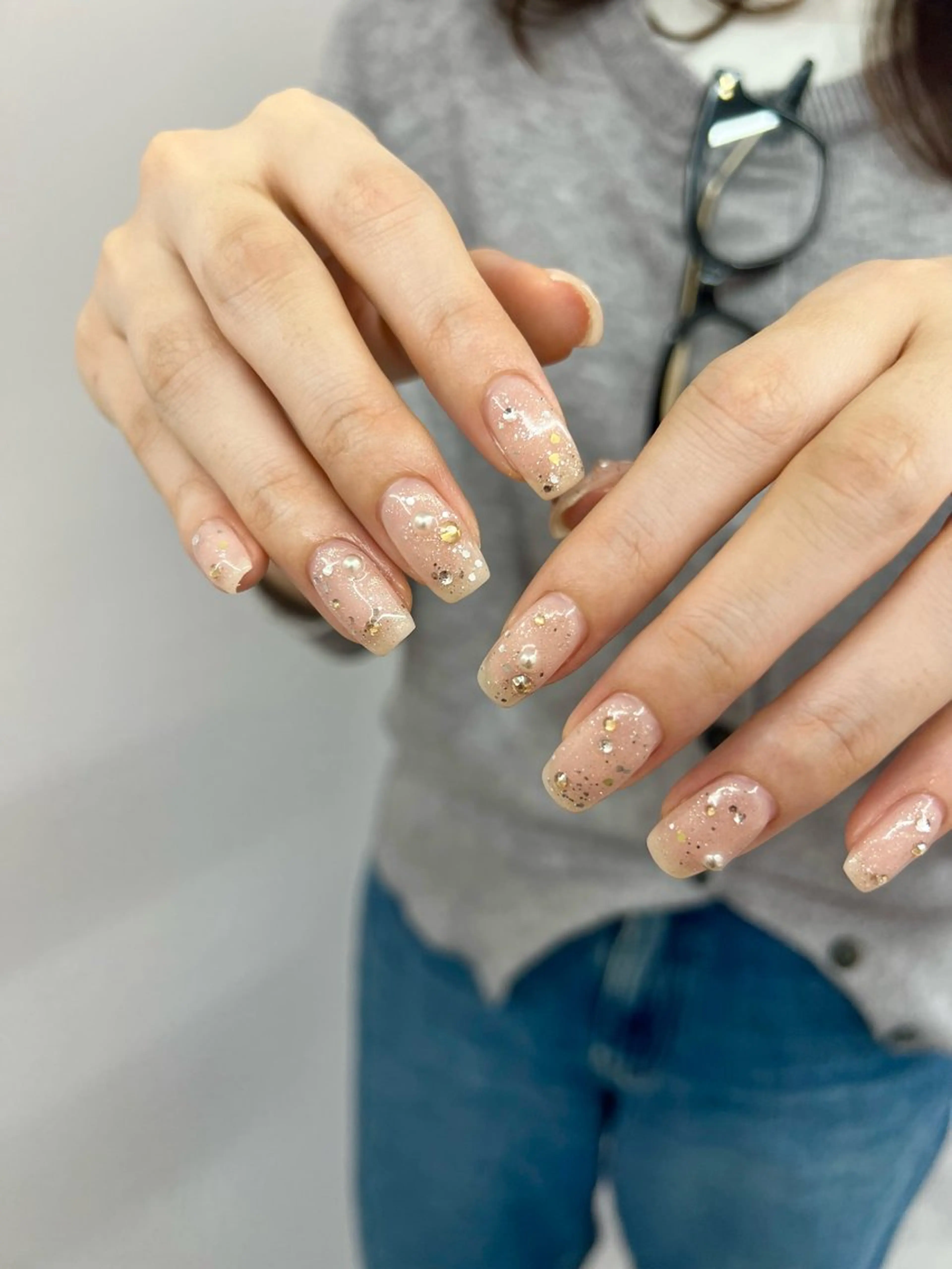 ネイル ジェルネイル ゴールド キラキラネイル マグネットネイル ニュアンスネイル ハンドネイル ハンドケア Bana_ Nailのネイルデザイン