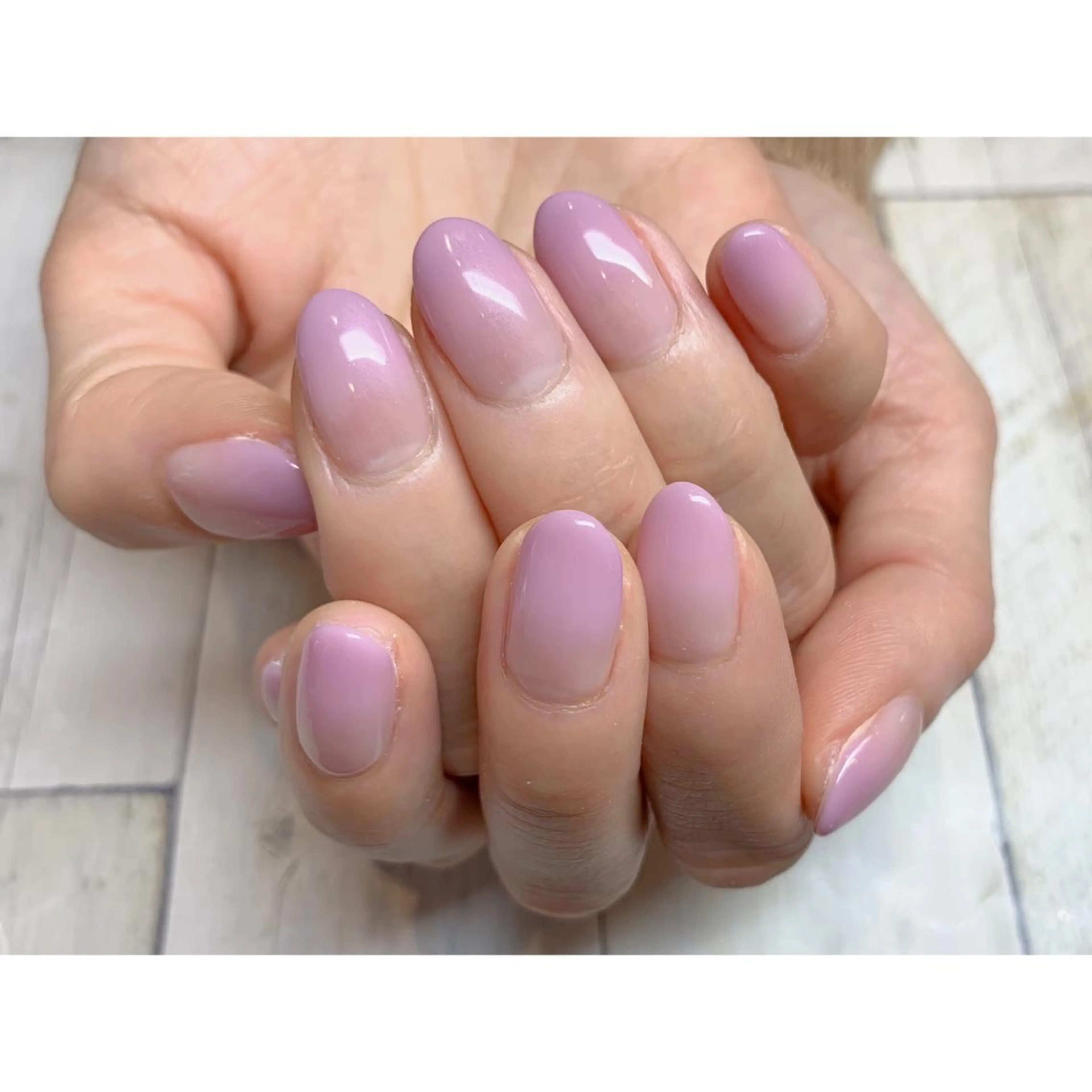 ネイル グラデーション nailsalon maluriのネイルデザイン