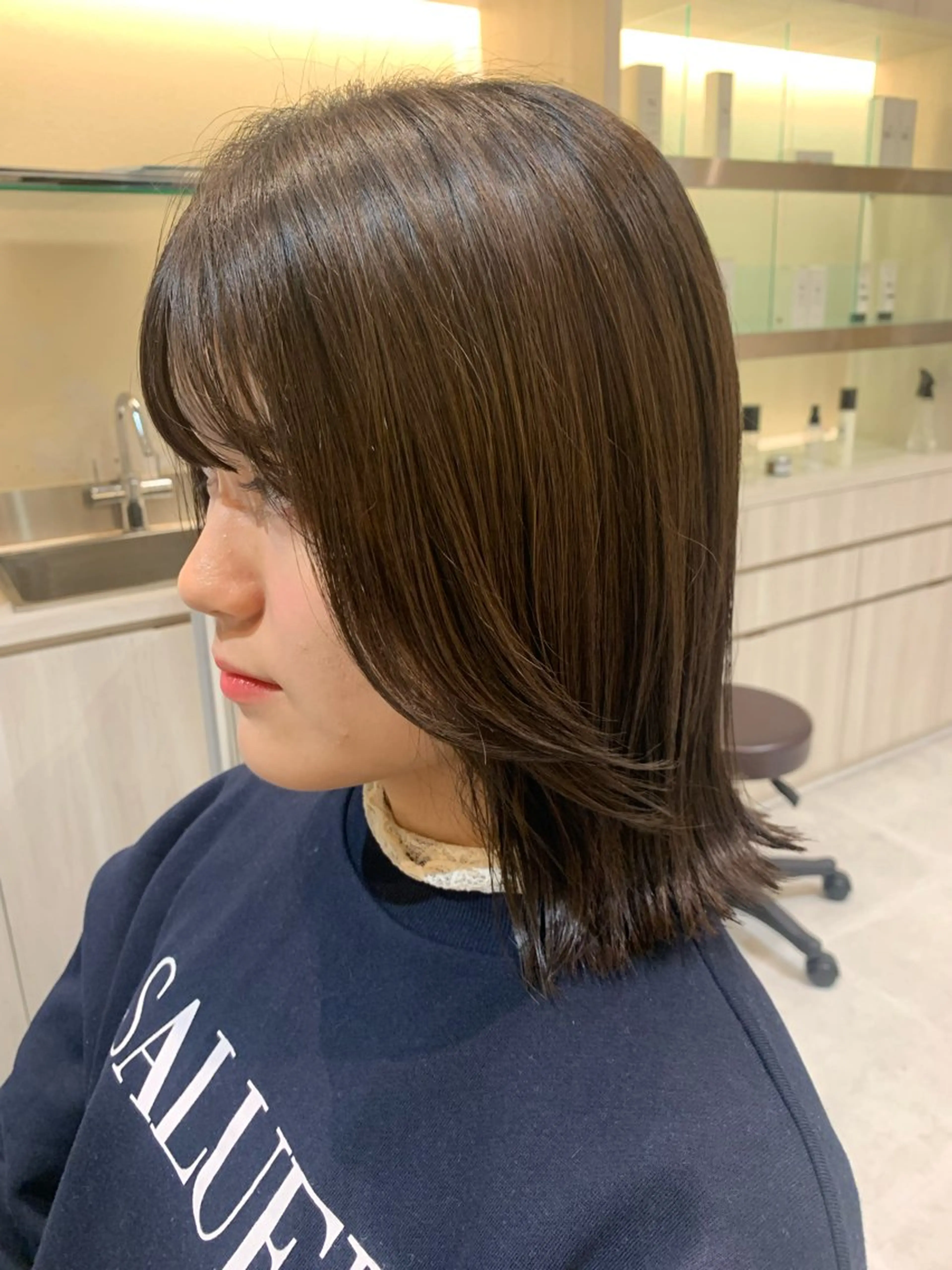ミディアム カラー 透明感カラー 顔まわりレイヤー レイヤーカット カット ヘアカラー トリートメント mulum hair dressing salon所属・Yuuki🌷名古屋 栄　ベージュ/カラーのヘアスタイル