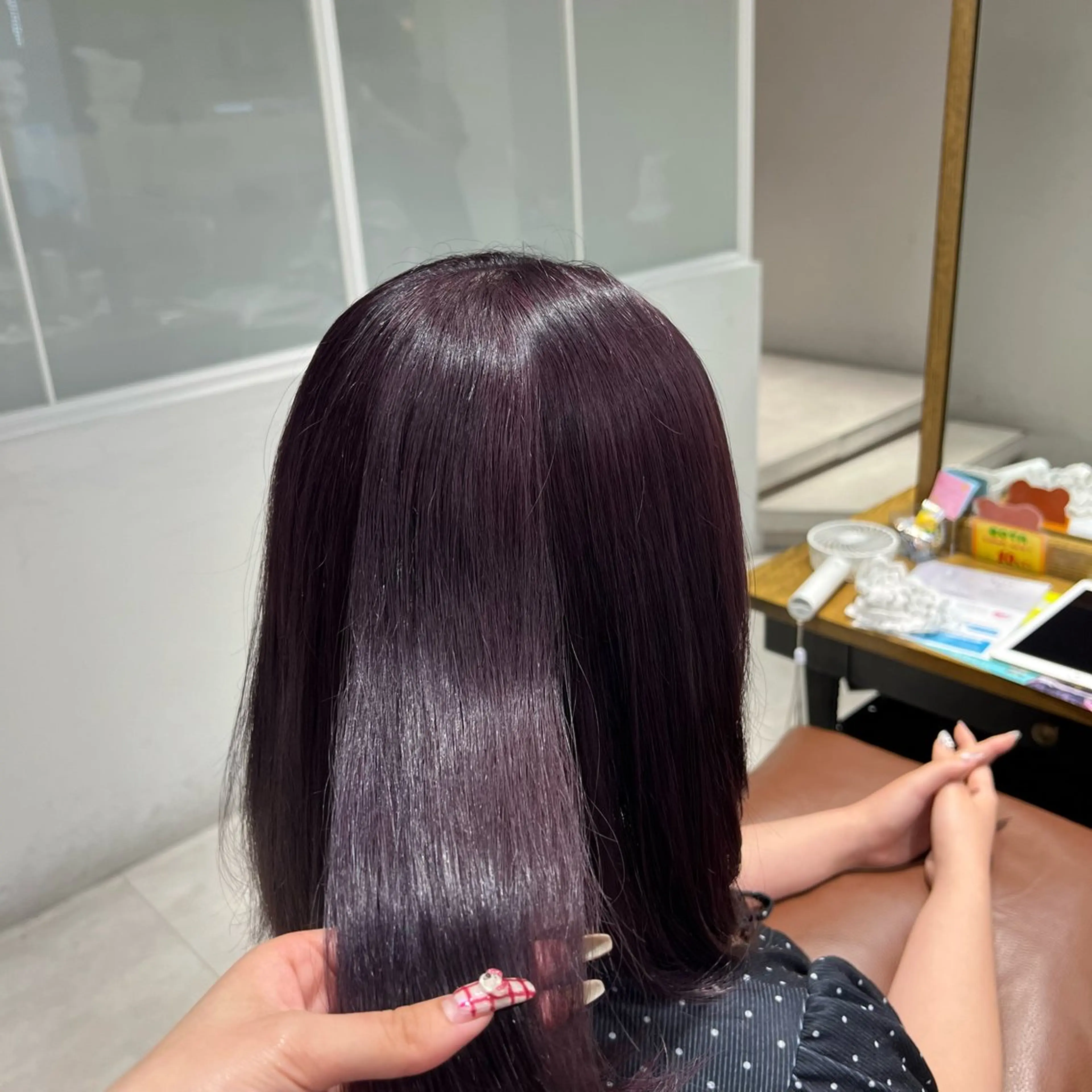 ミディアム カラー ブリーチ ラベンダーカラー シルバー ヘアカラー トリートメント ワタナベ モカ🦢のヘアスタイル