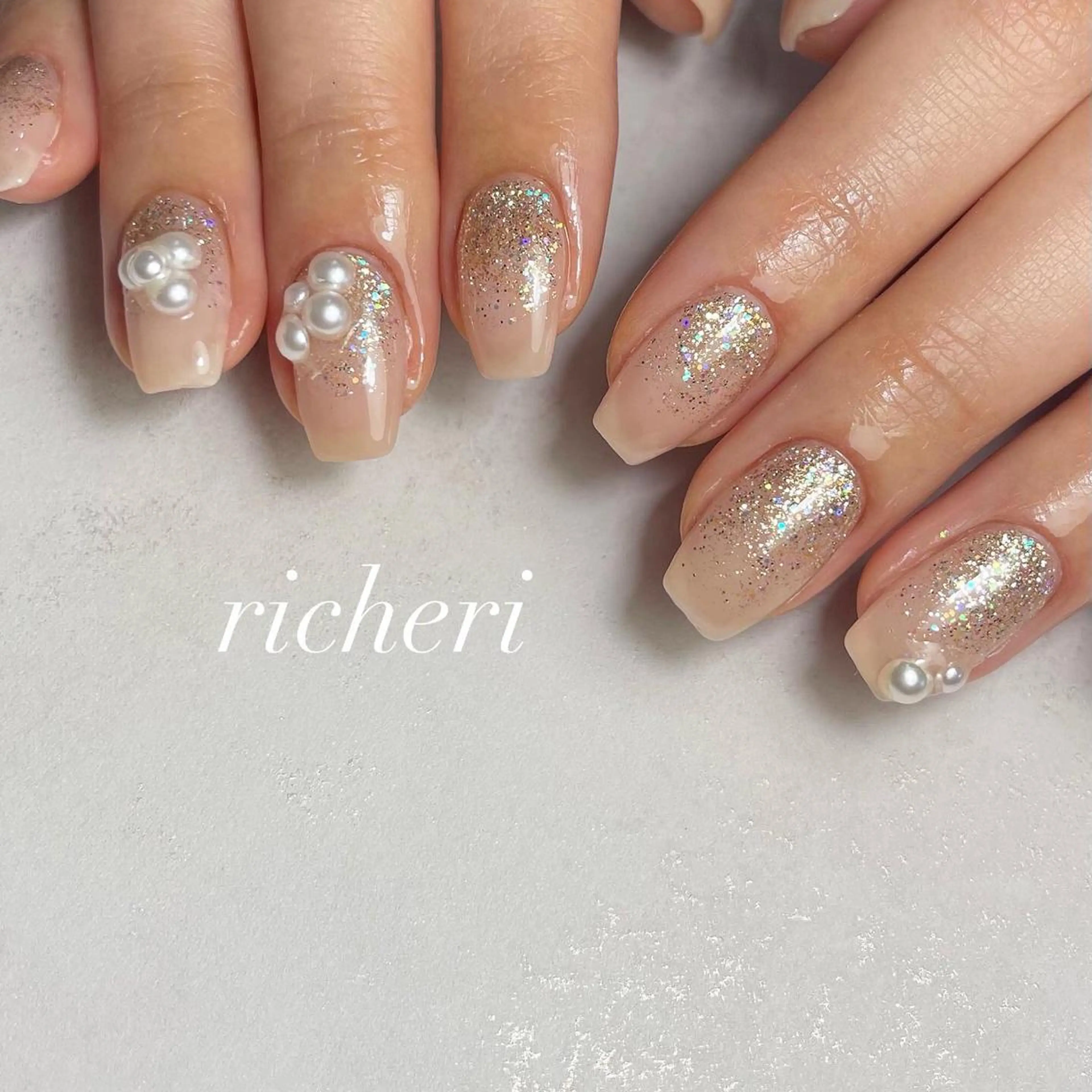 ミディアム ネイル 韓国風ヘア アートネイル フレンチネイル ジェルネイル ガラスフレンチ richeri beautyのエステ・リラクイメージ