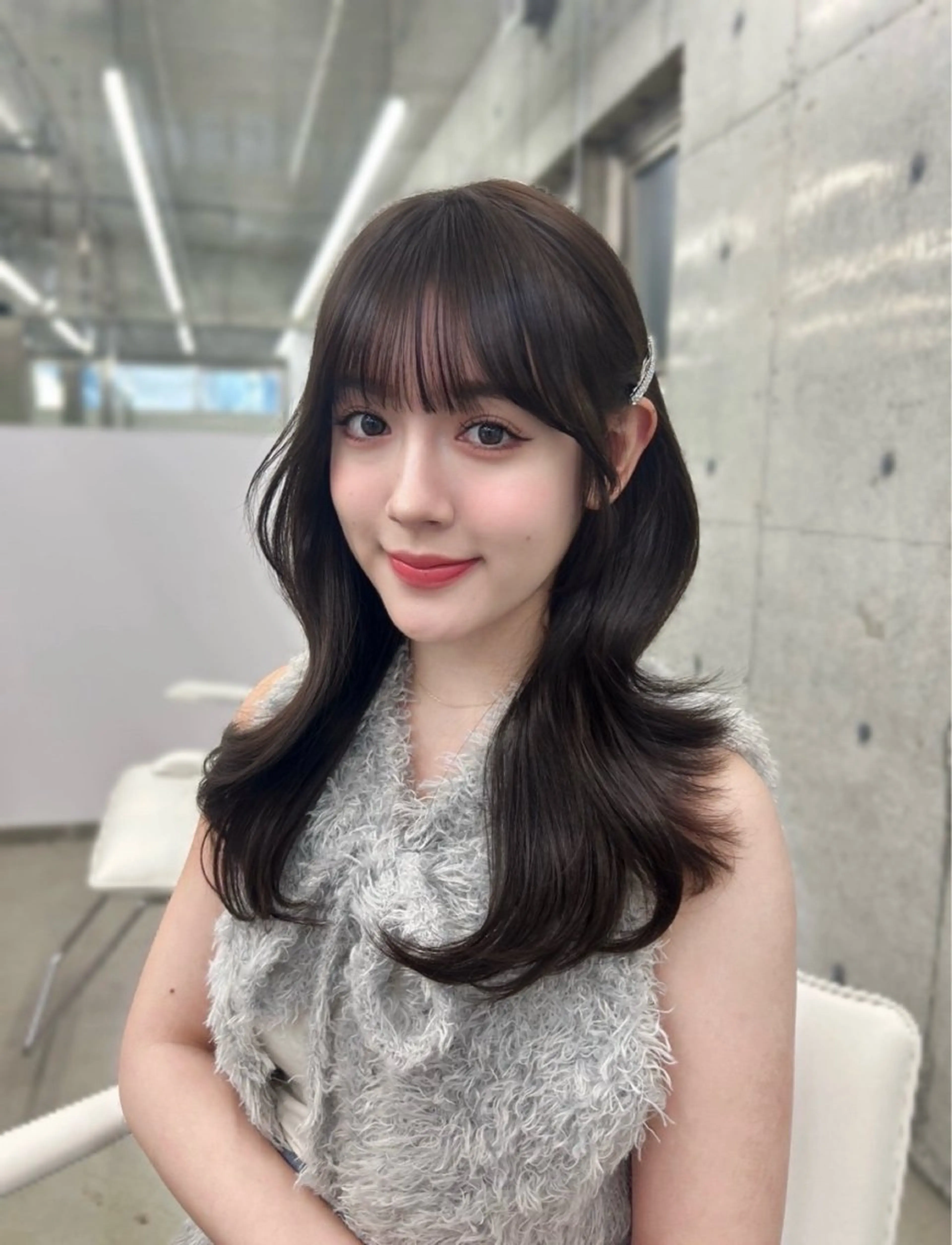 ロング 顔まわりレイヤー レイヤーカット NI所属・𝑨𝑴𝑰 🎀 ガーリーヘア🤍のヘアスタイル