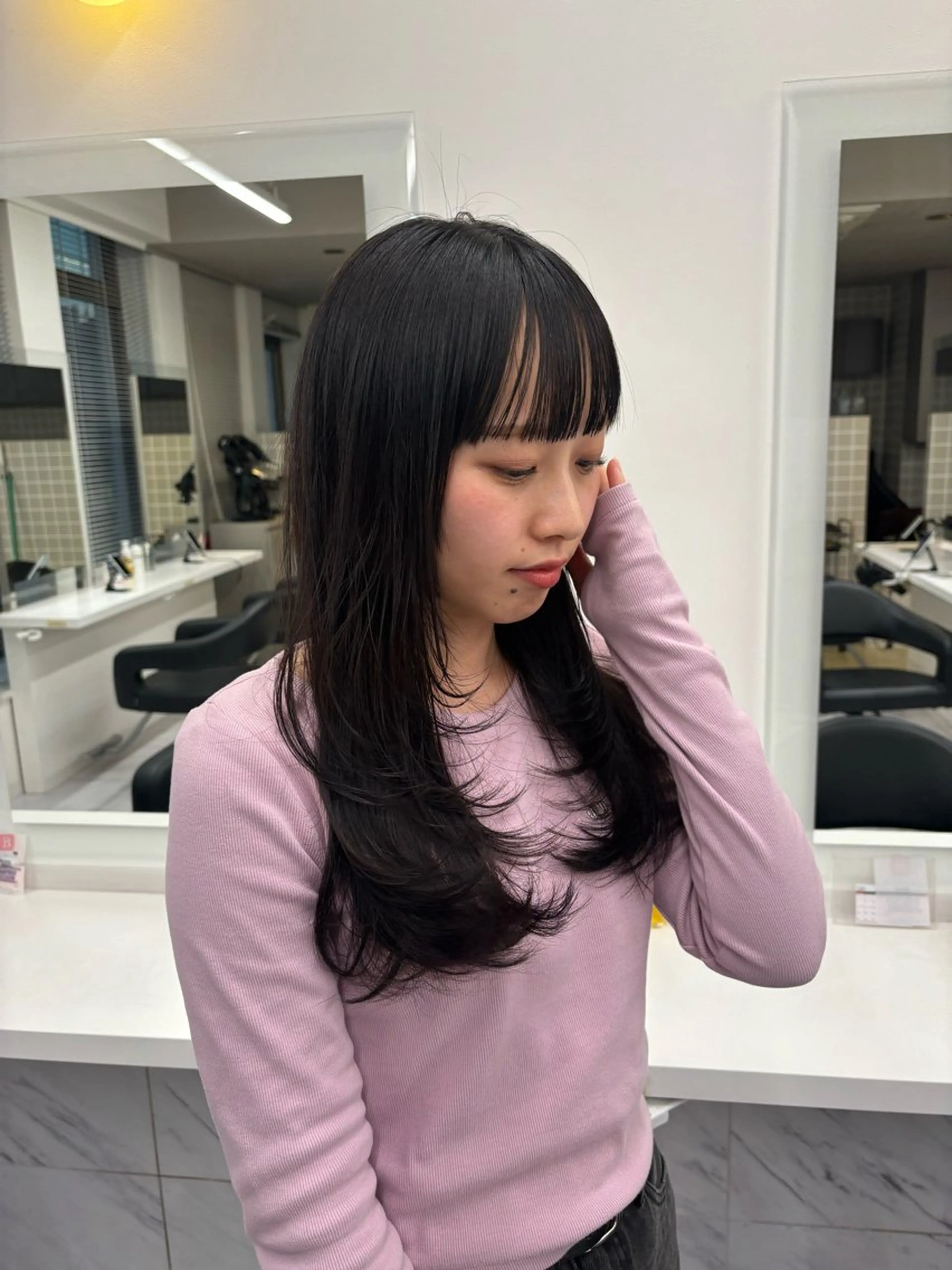 ロング カラー カット ヘアカラー トリートメント ヘッドスパ ヘアセット 韓国レイヤー ハッシュカットのヘアスタイル