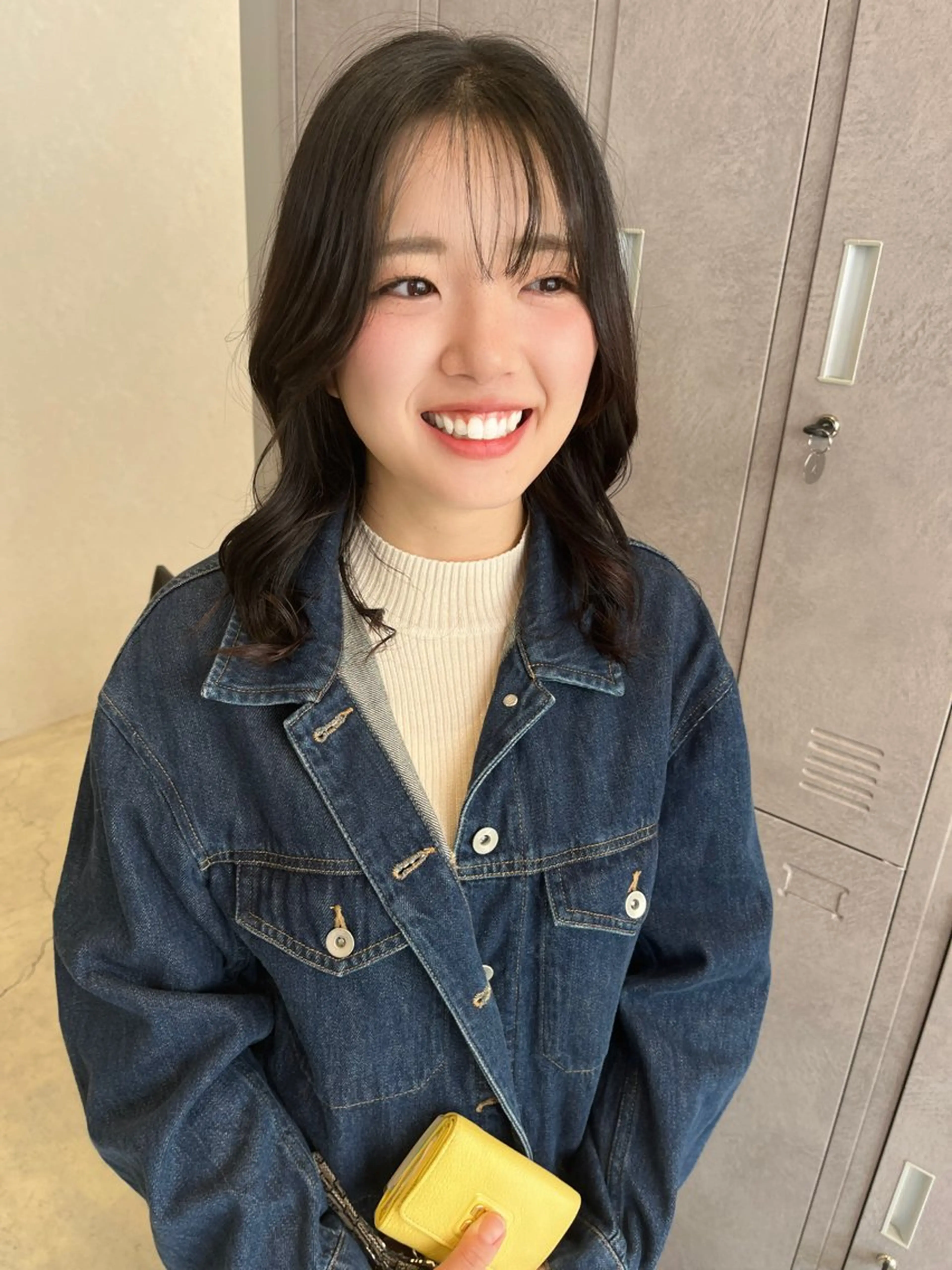 ミディアム くびれヘア レイヤーカット 斉藤 果音のヘアスタイル