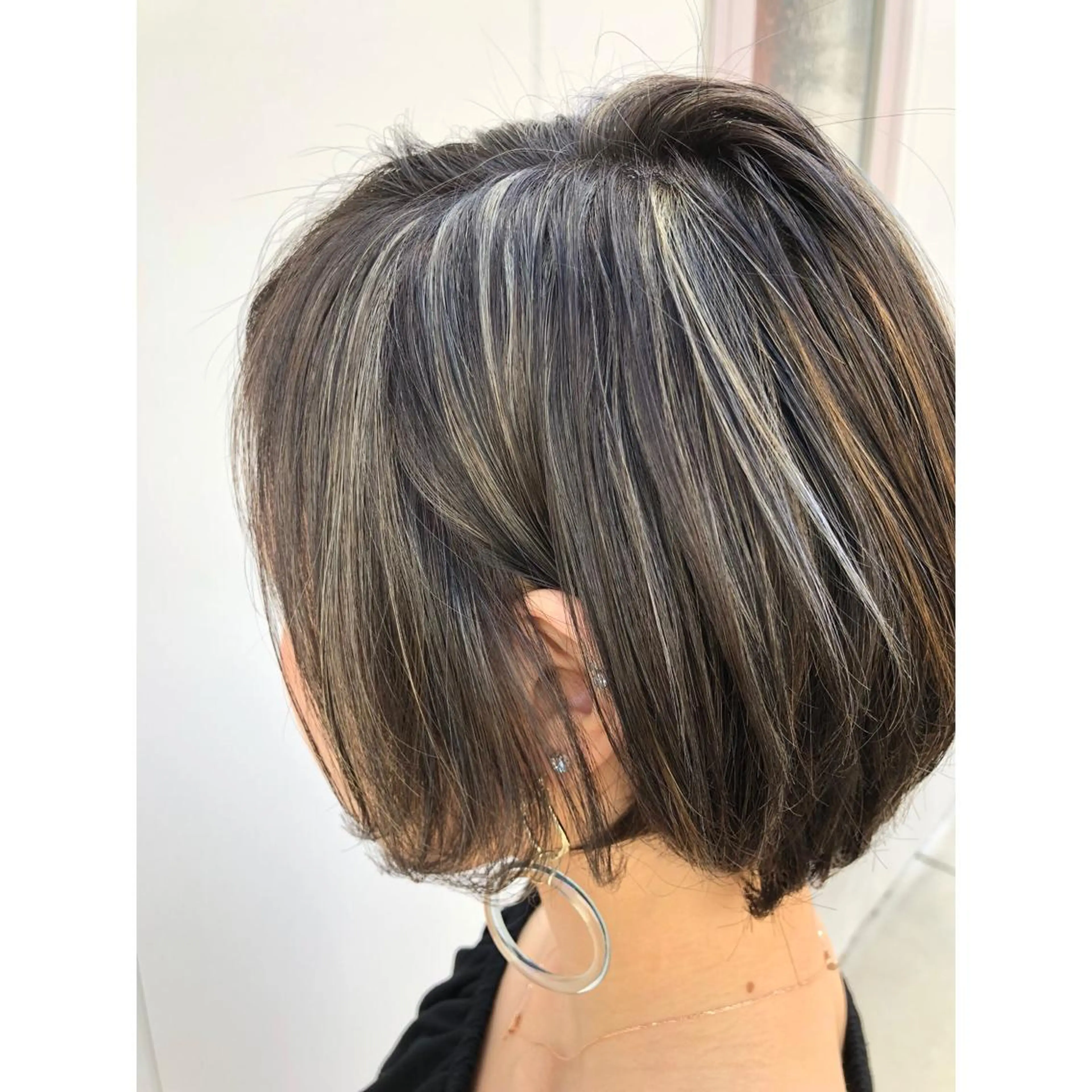 ショート カラー ハイライトカラー 外国人風カラー ハイライト パーソナルカラー診断 できます　木曽　主博のヘアスタイル