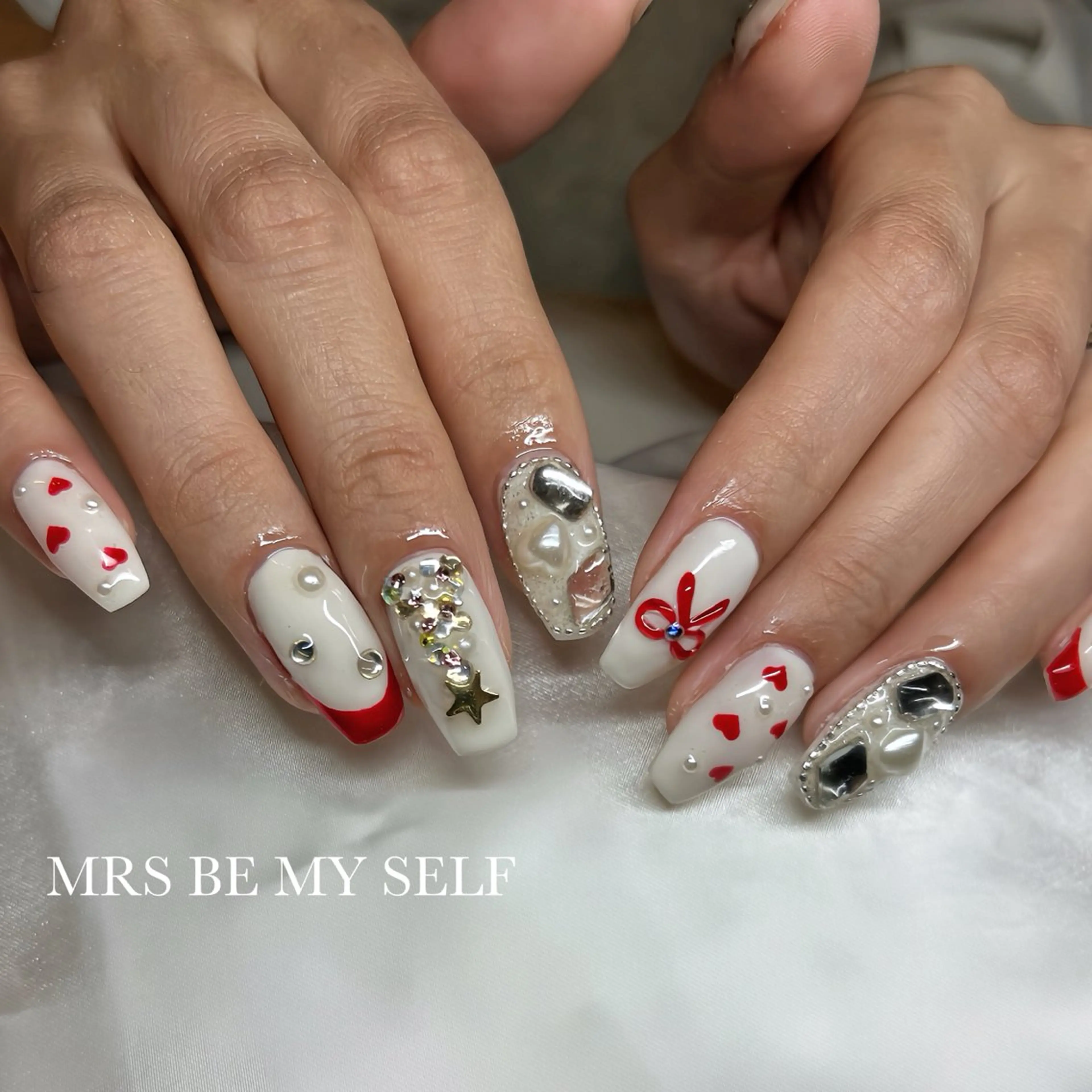 ネイル 持ち込み 冬ネイル クリスマス ハンドネイル MRS/ miyu🎀のネイルデザイン