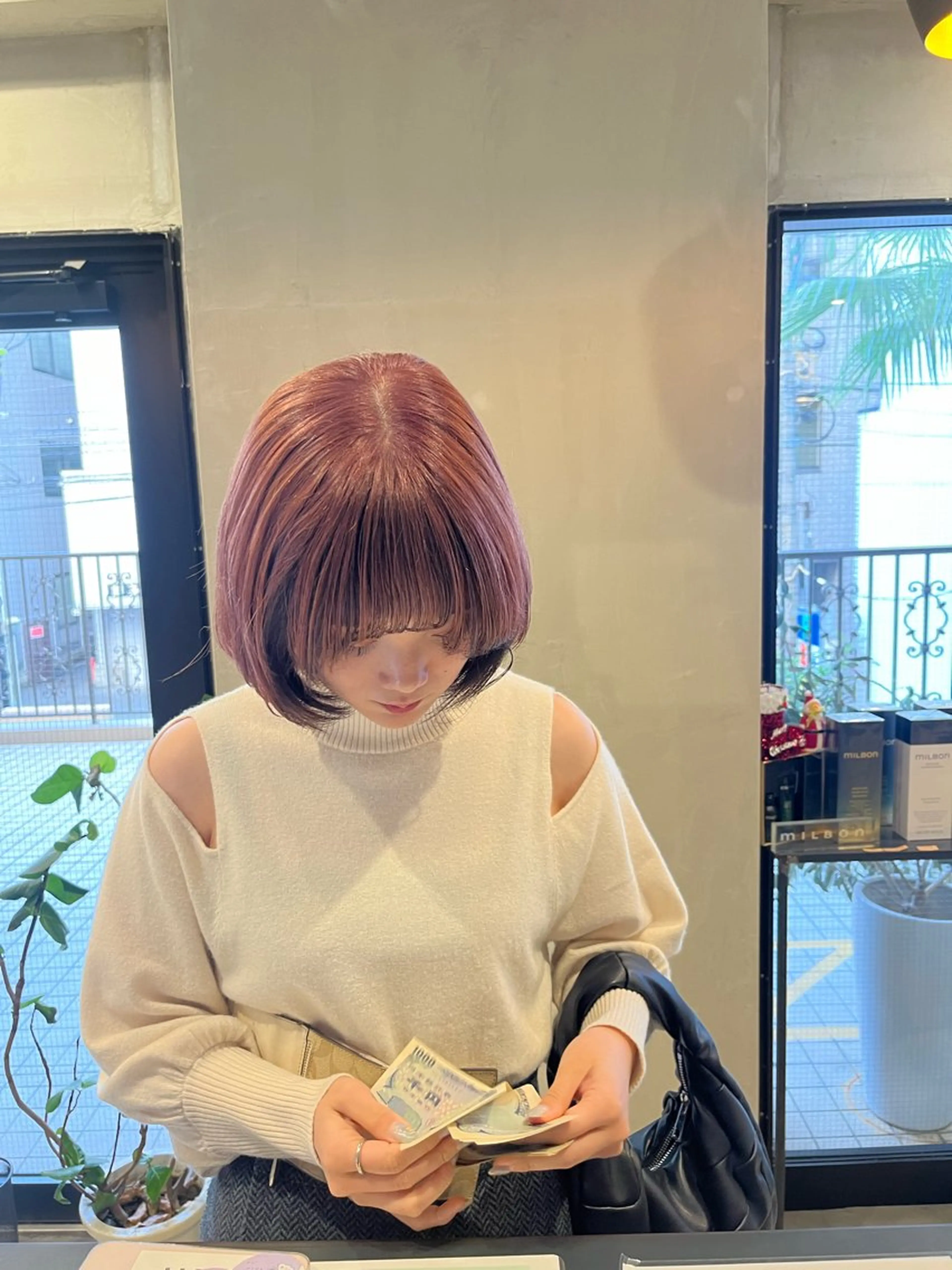 カラー ベージュカラー ブリーチ ピンクカラー ピンクベージュ カット ヘアカラー トリートメント こまつばらみお/レイ ヤー/ダブルカラーのヘアスタイル