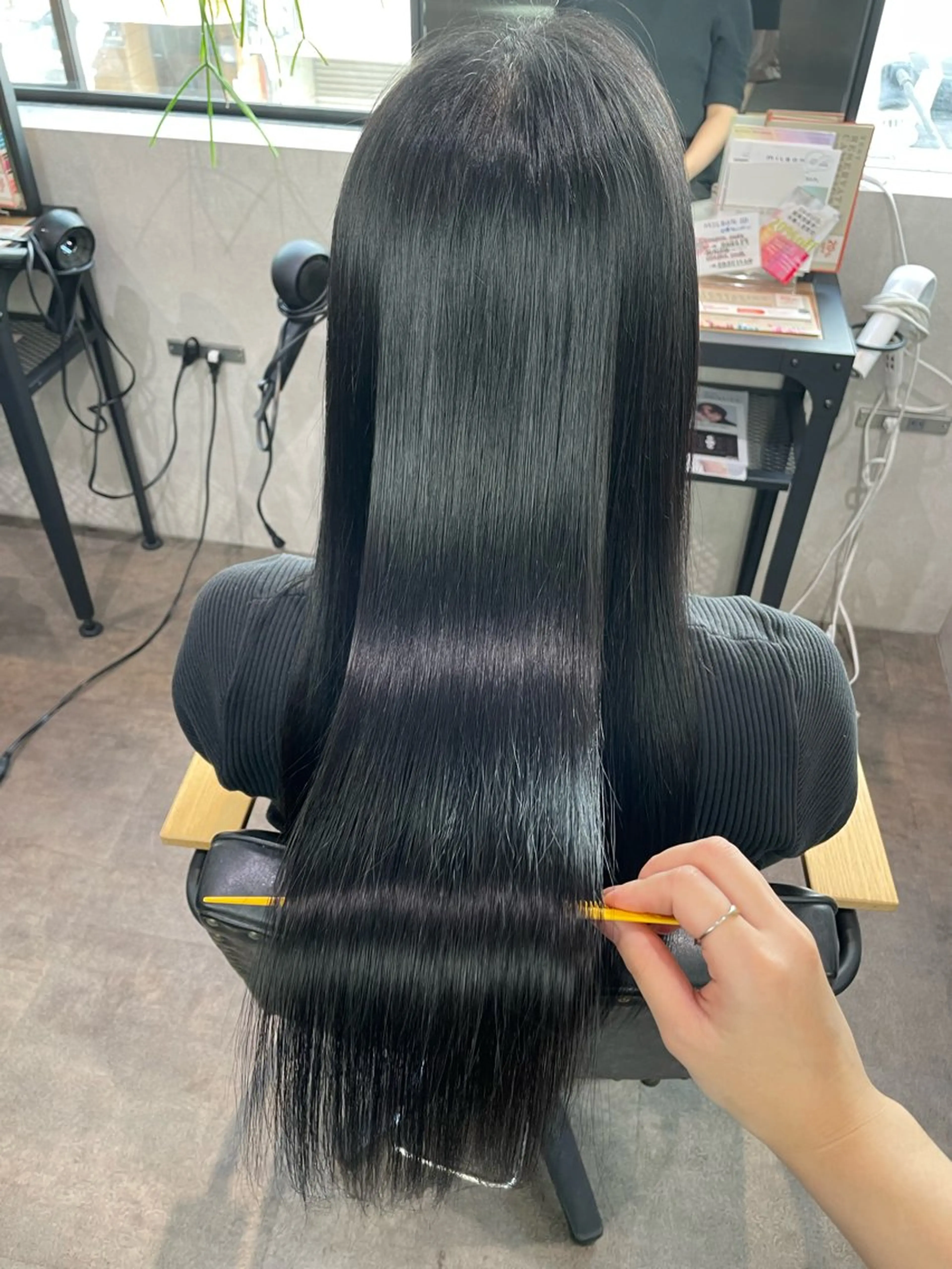 セミロング カラー 髪質改善 トリートメント ヘアカラー トリートメント ナチュラル透明感🌱 小山美樹子のヘアスタイル