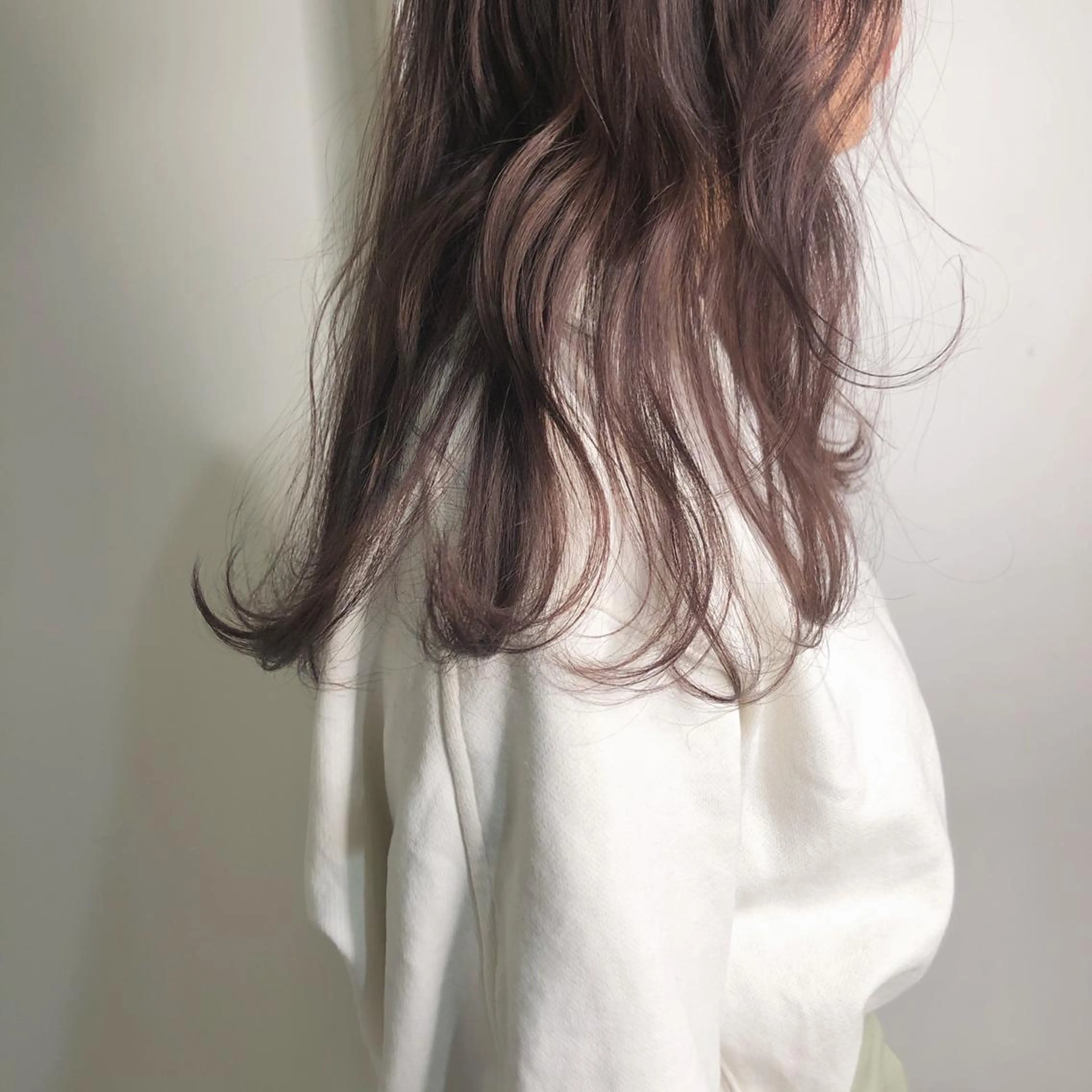 セミロング カラー ヘアアレンジ メンズ マツエク・マツパ ブラウンカラー パープルカラー パープルブラウン カラーマツエク カット ヘアカラー トリートメント Noah's　Ark所属・透明感カラー🫧ヘア セット🫧松本菜月の眉毛・アイブロウイメージ