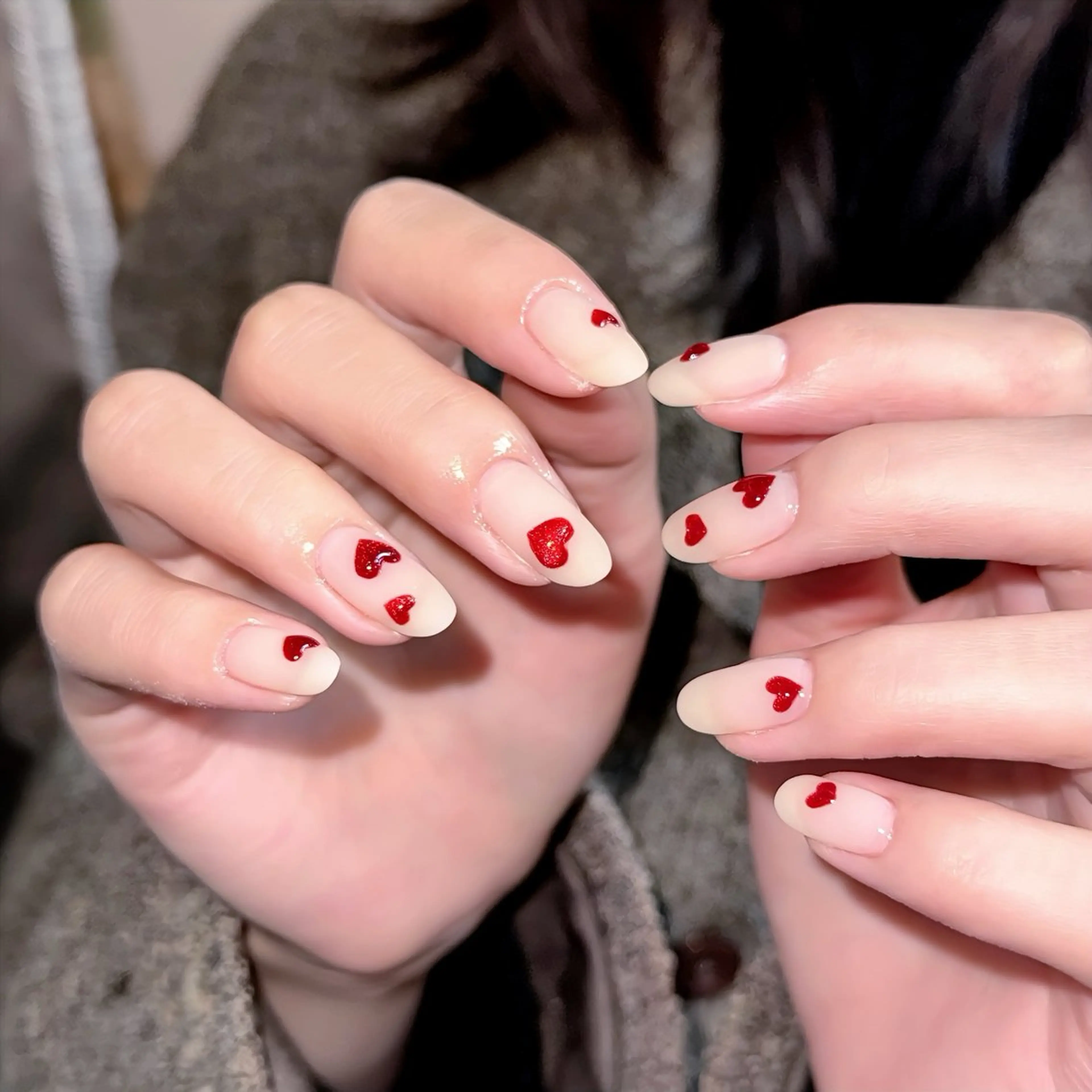 ネイル チークネイル ハート ニュアンスネイル ワンホンネイル 冬ネイル ハンドネイル 🫧OPELIA NAIL渋谷🫧のネイルデザイン