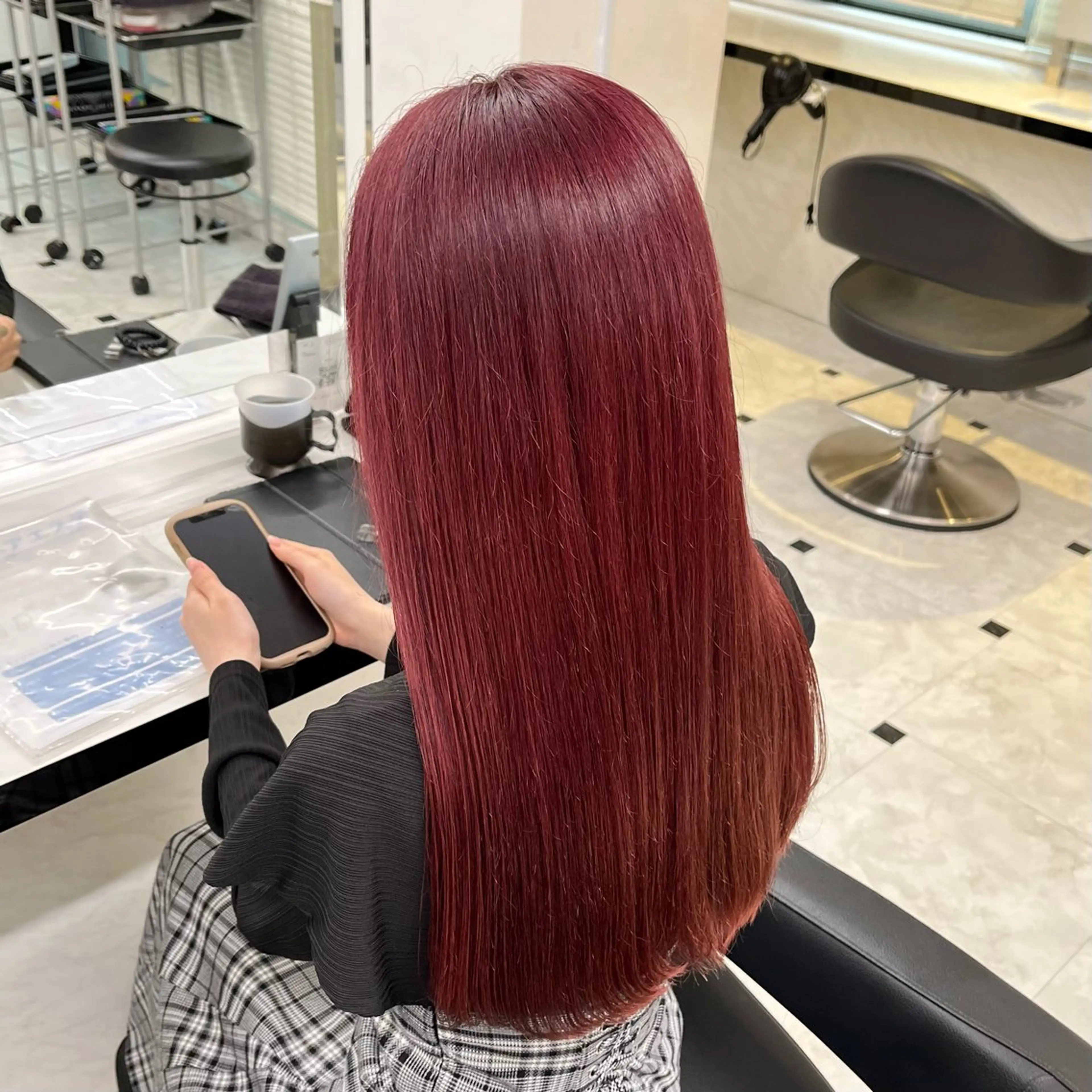 セミロング カラー ヘアアレンジ 🍒透明感カラー🌨 🥕ハイトーンカラーのヘアスタイル