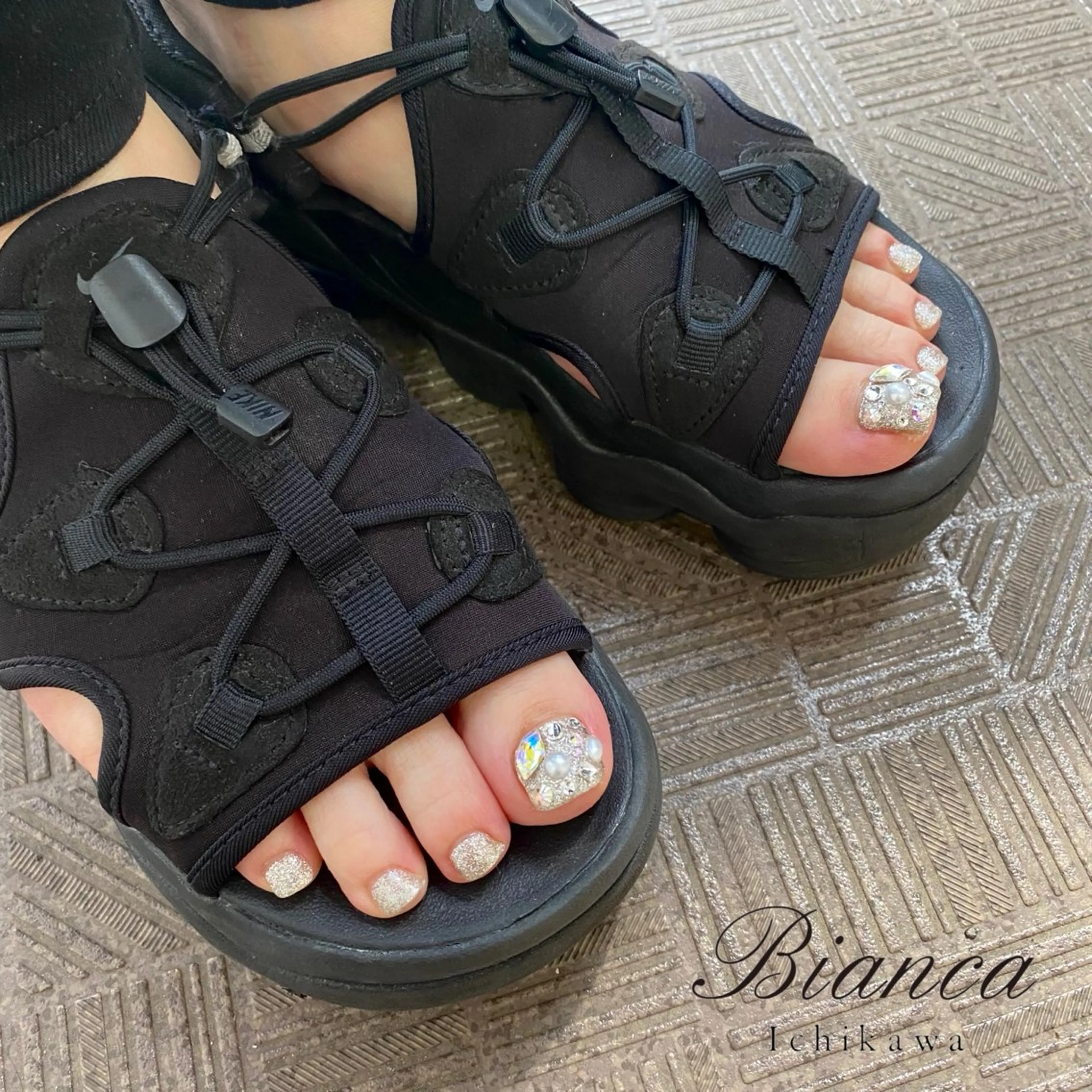 ネイル キラキラネイル フットネイル Bianca 石井🎀のネイルデザイン