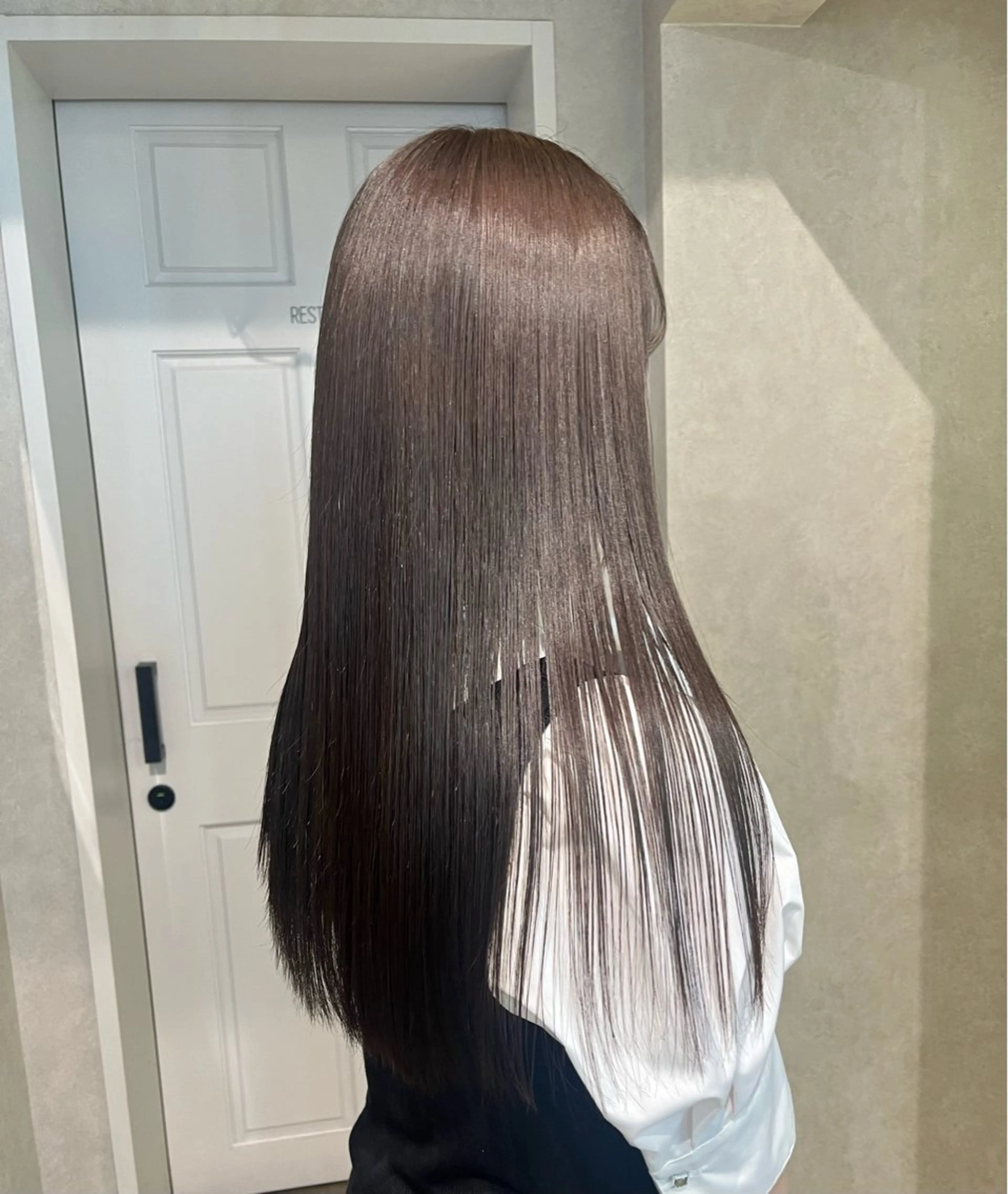 ロング カラー 縮毛矯正 ヘアカラー 艶ハイトーン/ 輝保🤍✨のヘアスタイル