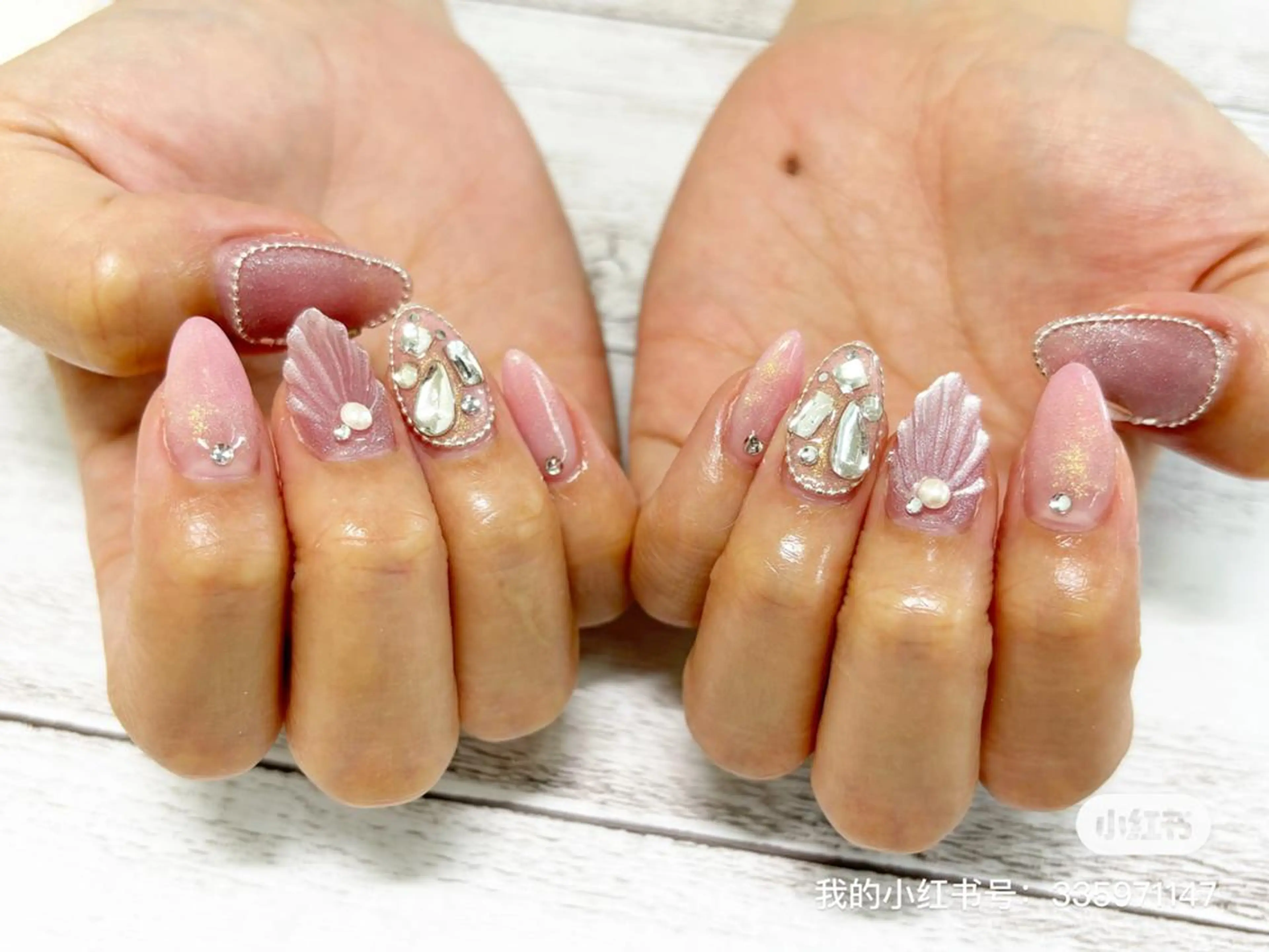 ネイル リラネイル ギョウのネイルデザイン