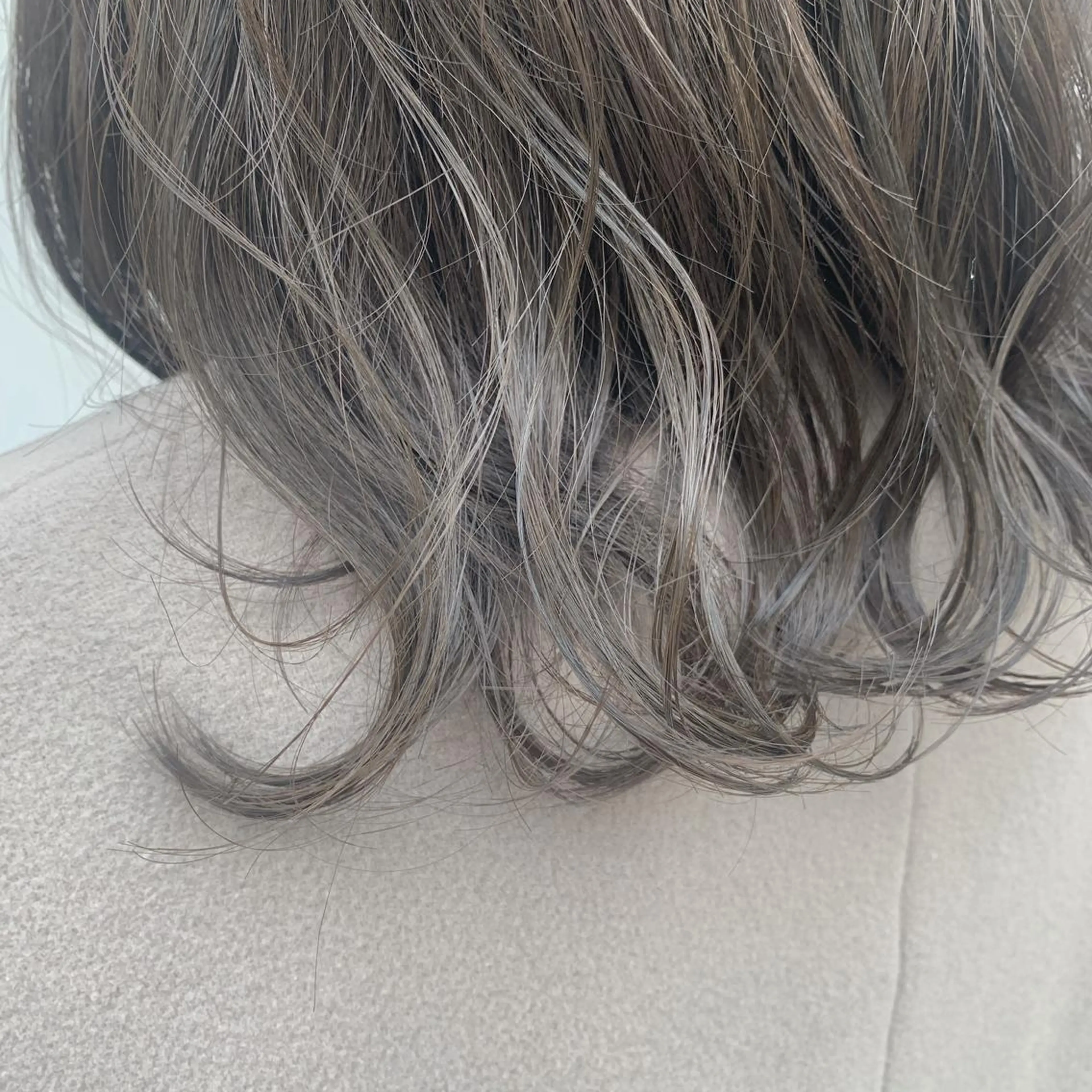 セミロング カラー ヘアアレンジ アッシュ funo. /透明感カラーのヘアスタイル