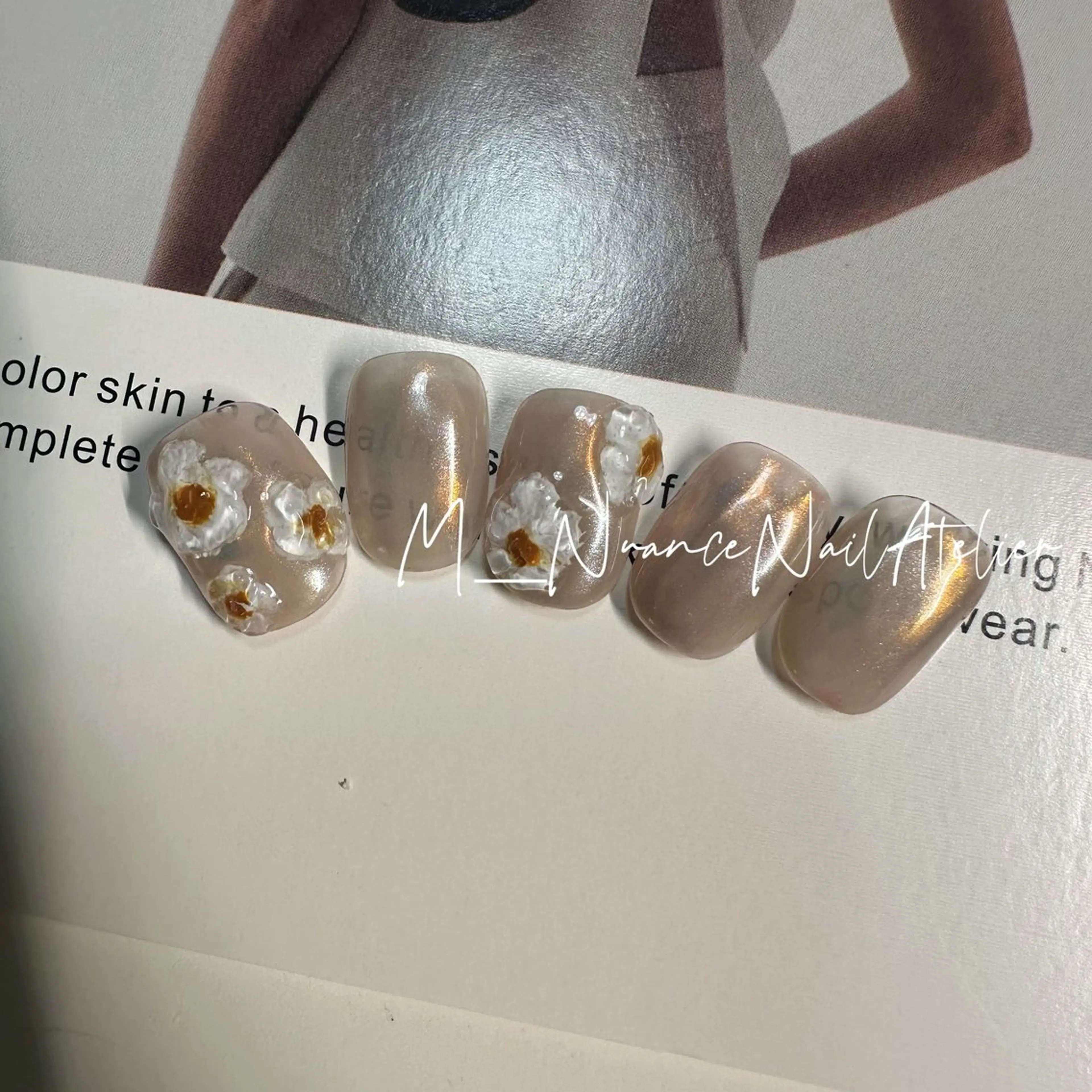 ネイル マグネットネイル ニュアンスネイル オフィスネイル シンプルネイル ハンドネイル GO TODAY横浜Solace店所属・M___nail atelierのネイルデザイン