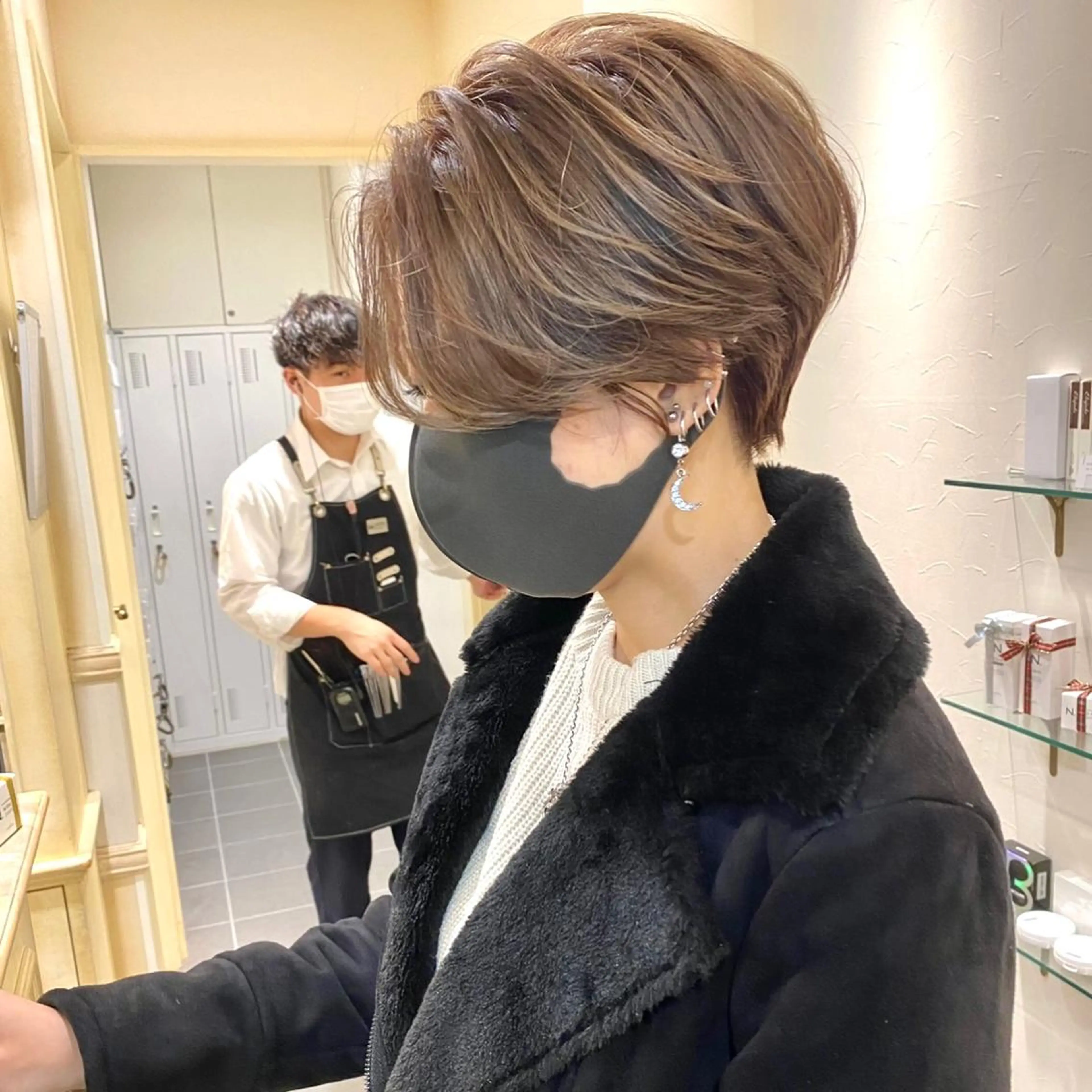 ショート カラー ハンサムショート ブリーチ グレージュ ハイライトカラー シルバー ✨BASSA 【高田馬場】✨のヘアスタイル