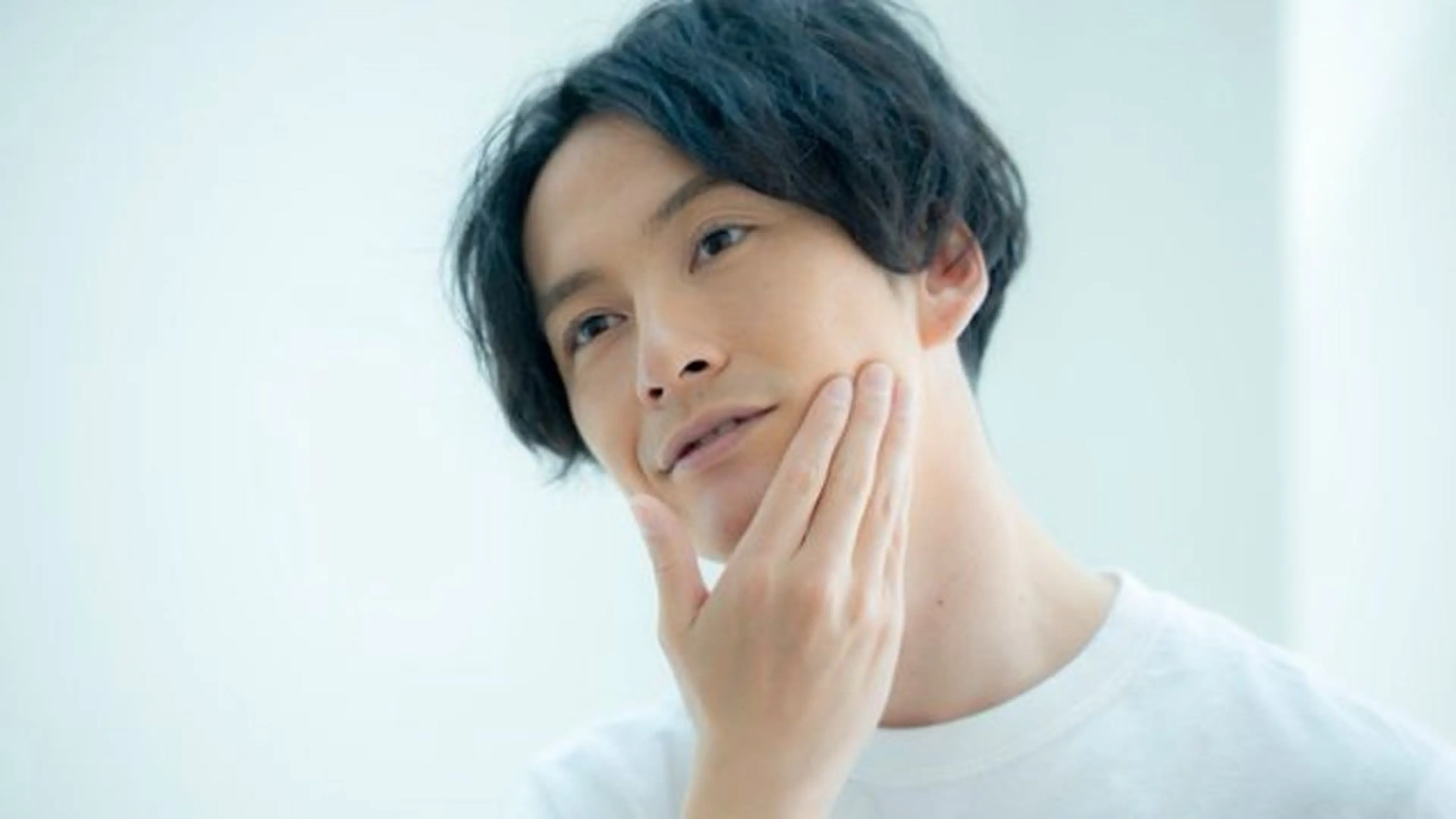 メンズ アイブロウ メンズアイブロウ 眉毛ワックス脱毛 メンズ眉毛サロンラボ恵比寿代官山本店所属・メンズ眉毛サロンラボ 渋谷店　野手のエステ・リラクイメージ