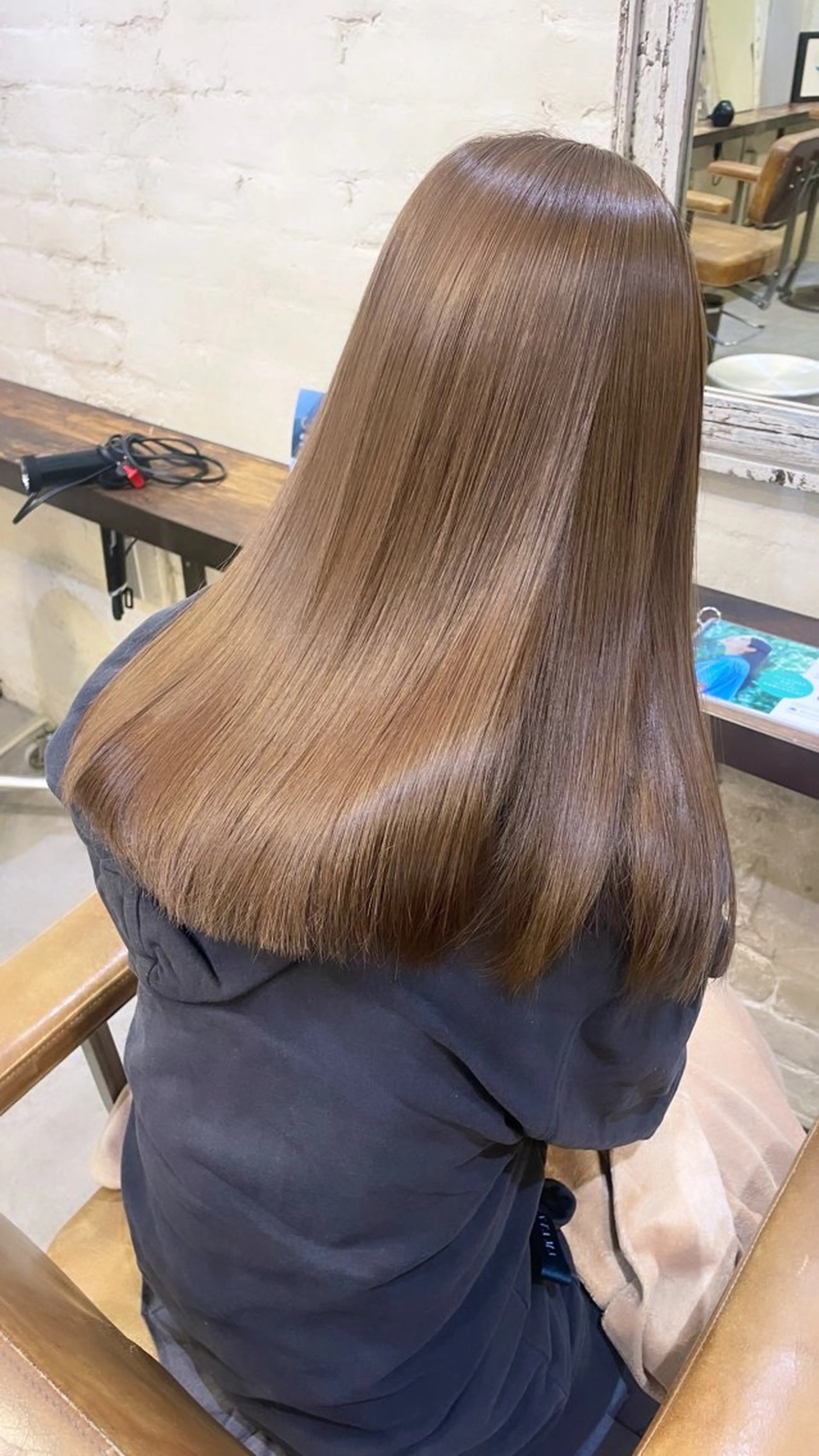 ロング カラー トリートメント ブリーチ＆縮毛矯正 🧸ともき🧸のヘアスタイル
