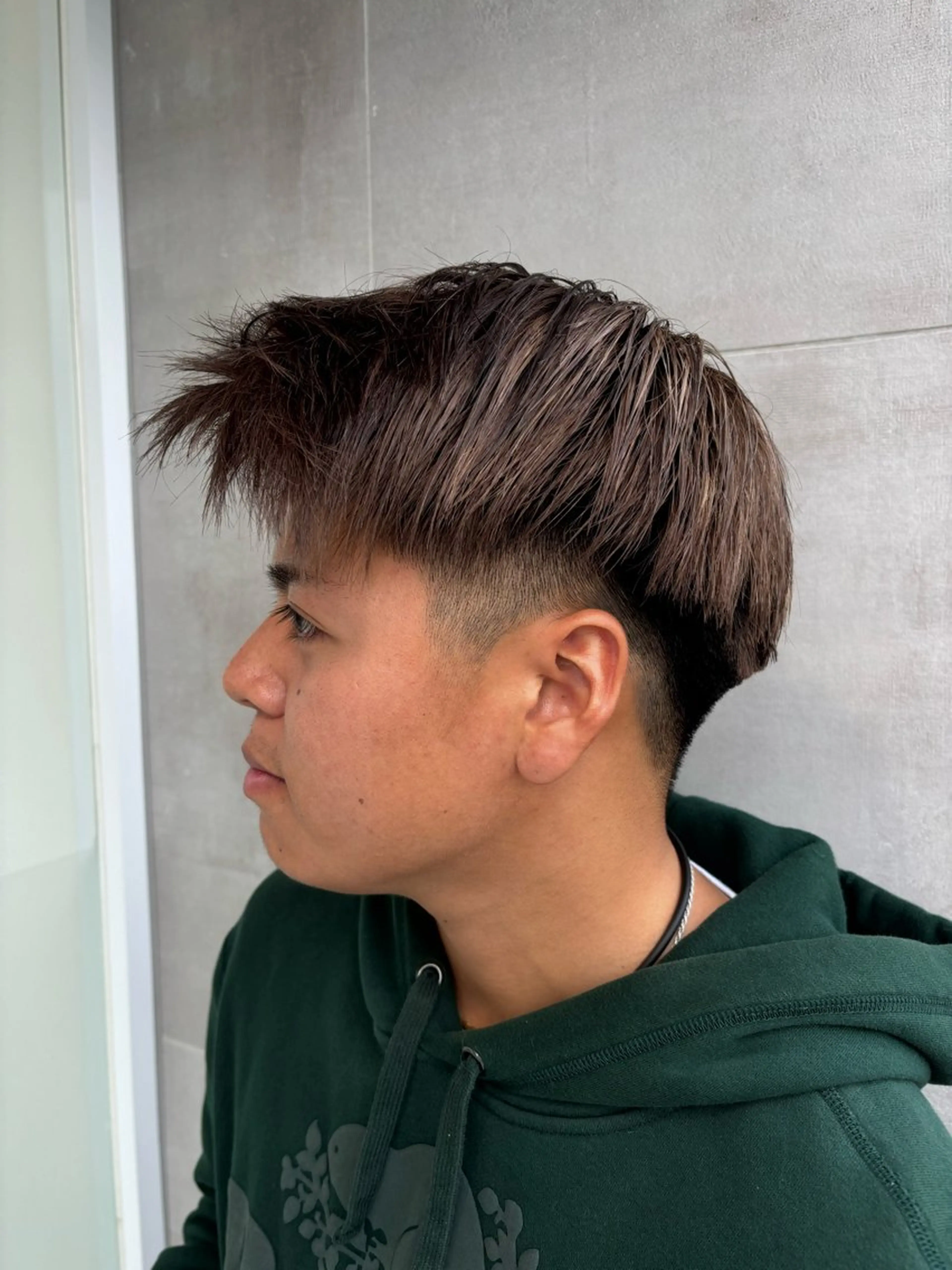 カラー メンズ メンズバレイヤージュ メンズブリーチ メンズハイライト バレイヤージュ ブリーチ カット ヘアカラー メンズパーマ/髪質 改善/カラー/はるきのヘアスタイル
