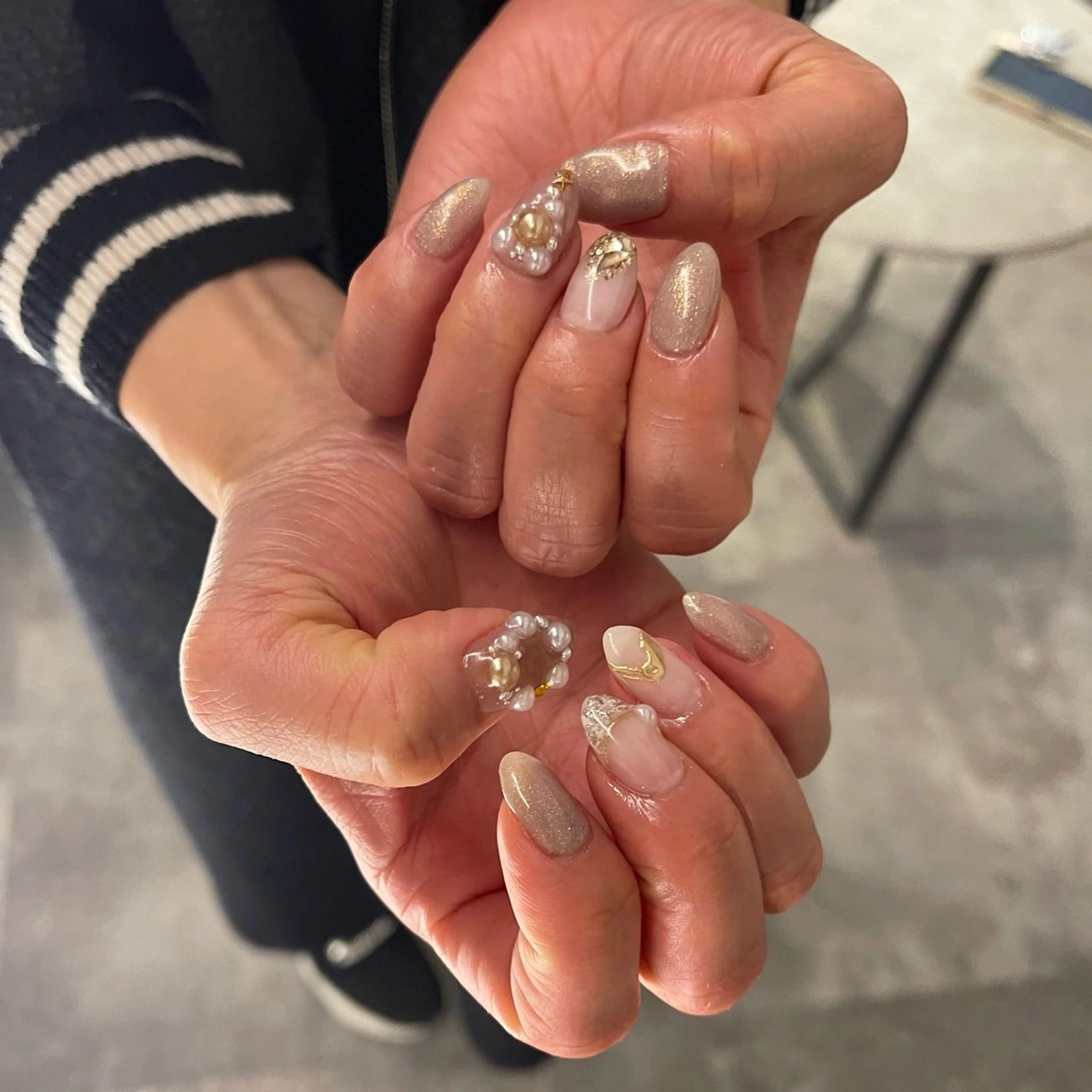 ネイル ハンドネイル chihiro 🗽のネイルデザイン