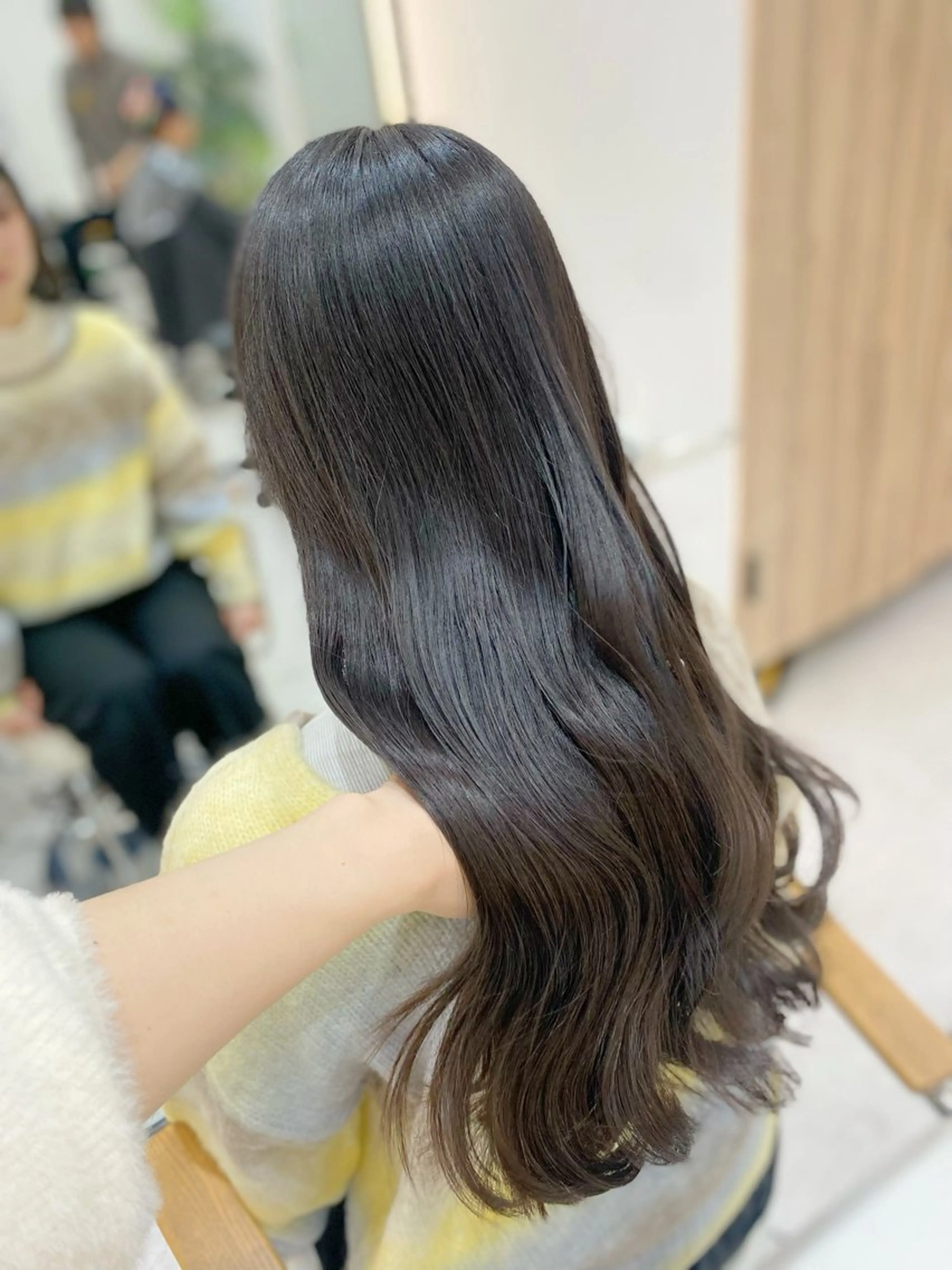 ロング カット ヘアカラー トリートメント 艶髪・透明感カラー・ 韓国ヘア・Yuriのヘアスタイル