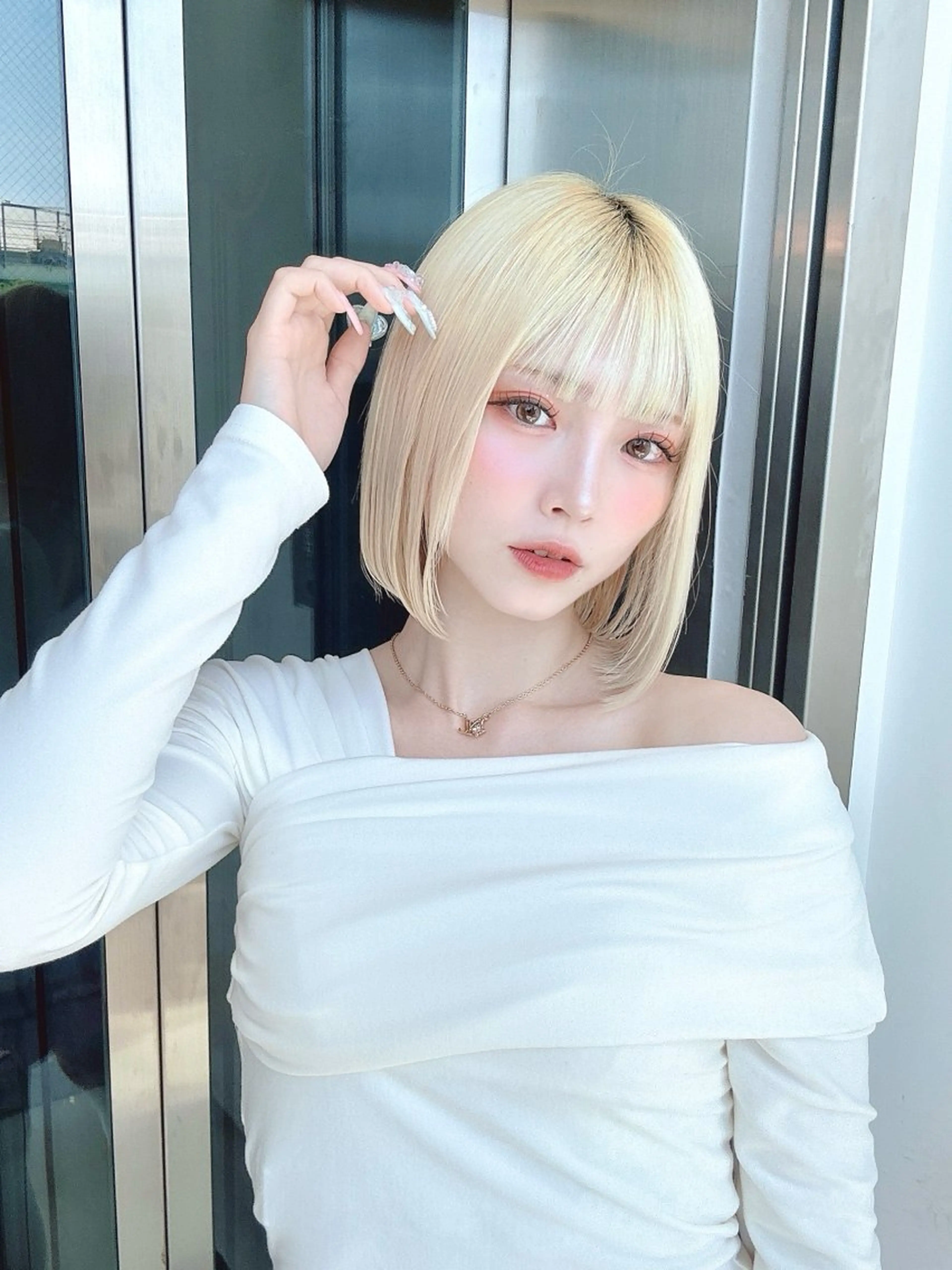 ショート カラー 切りっぱなしボブ ボブ くびれヘア 髪質改善 韓国風ヘア カット ヘアカラー トリートメント ボブ/韓国ヘア/縮毛 /髪質改善💠翔平のヘアスタイル