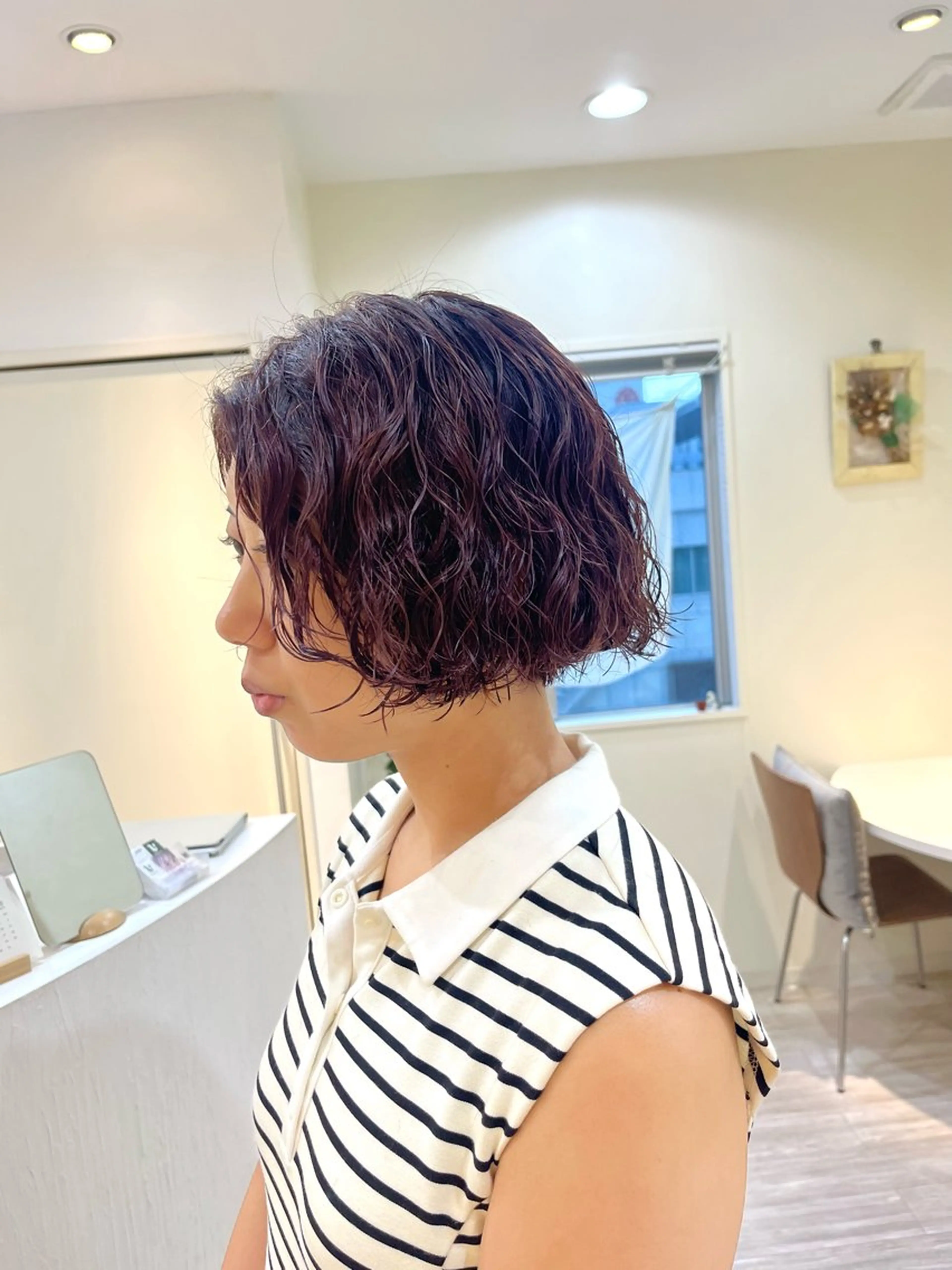 ショート カラー パーマ カット ヘアカラー トリートメント つぼみ/パーマ ／レイヤー／ボブのヘアスタイル
