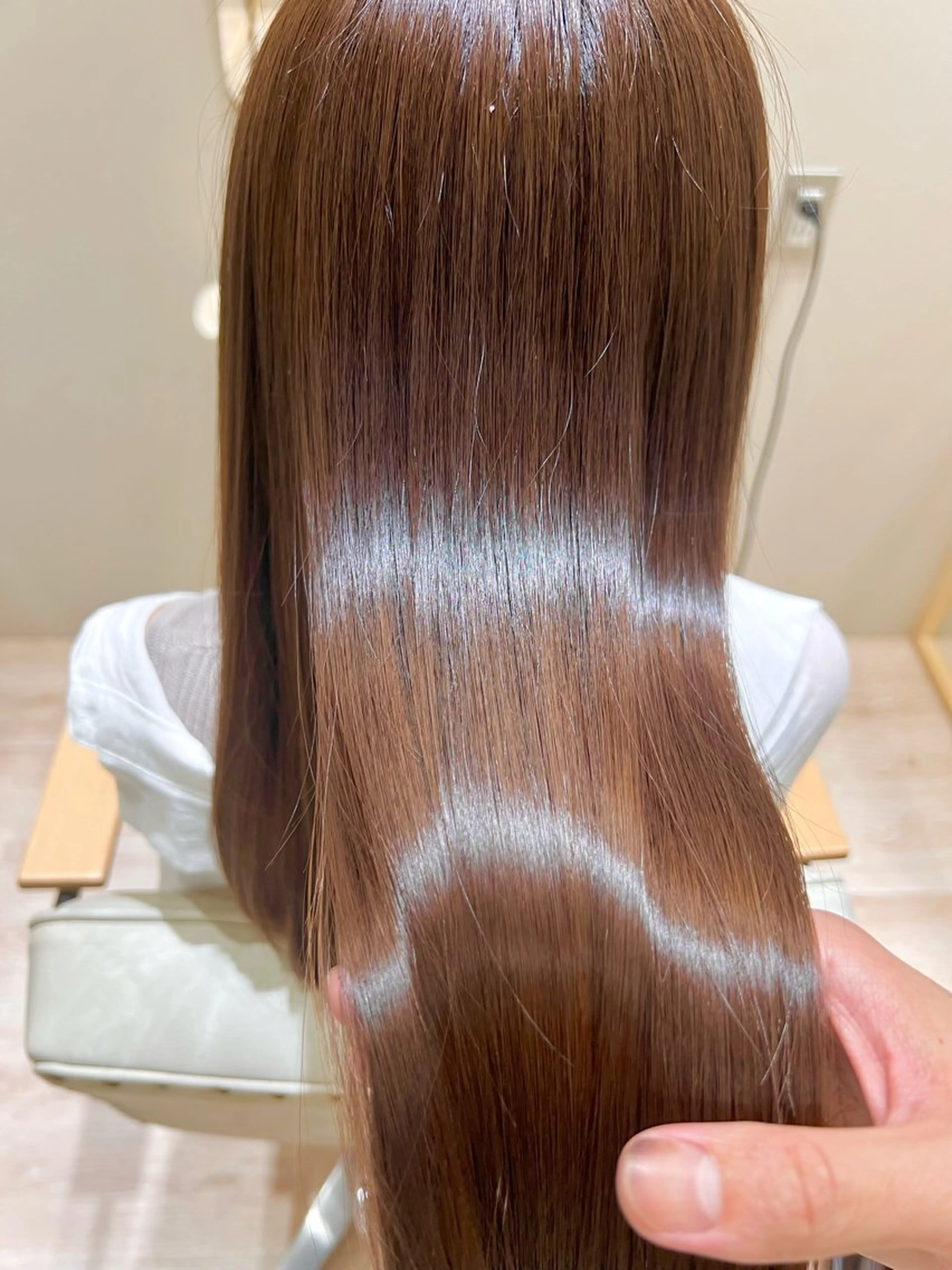 [🌈髪のうねり、広がりが気になる人に🌈]艶髪ストレート(縮毛矯正)＋カットの写真