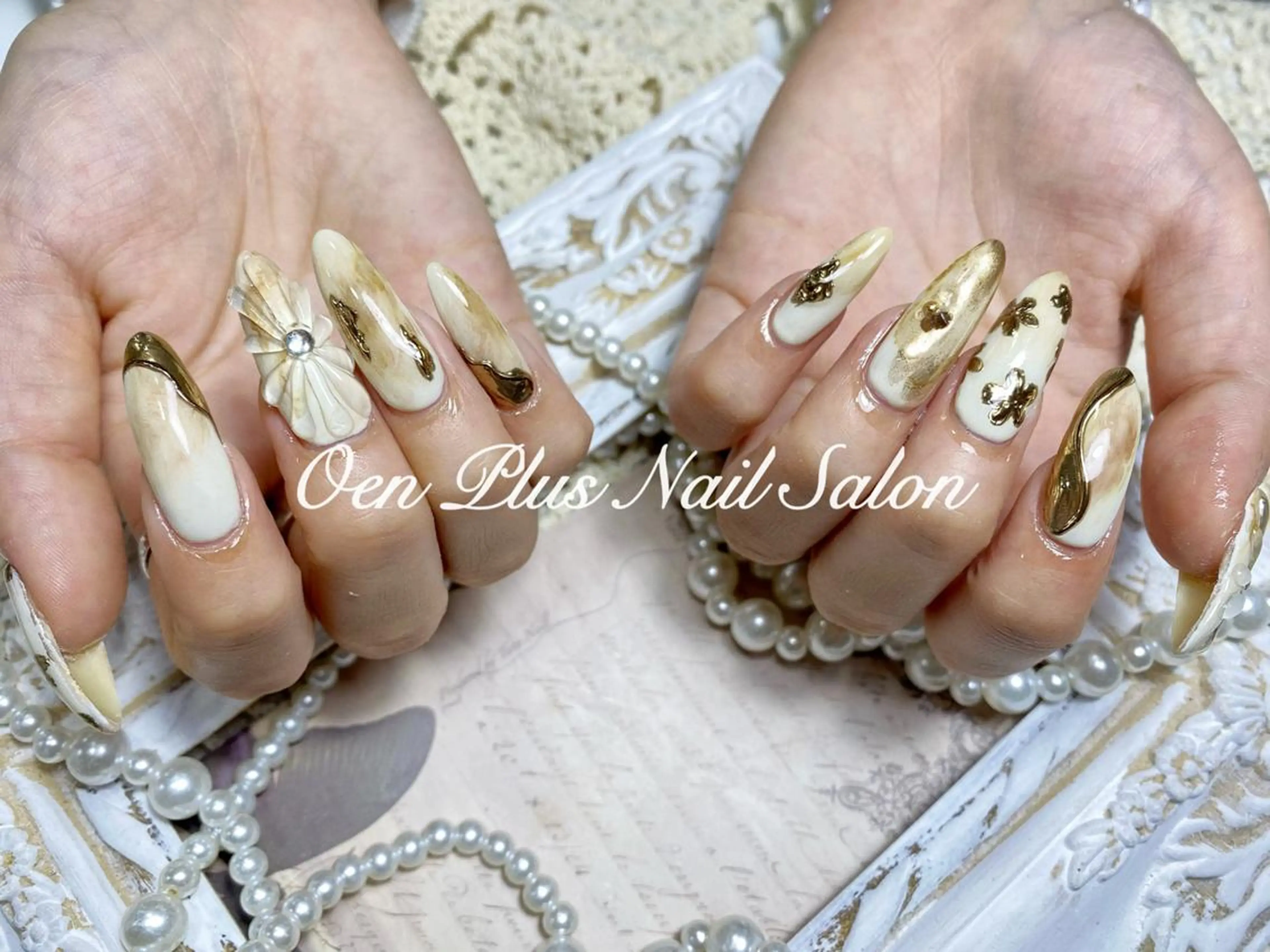 ネイル チークネイル フレンチネイル ガーリー グラデーション ハート One Plus Nail Salonのネイルデザイン