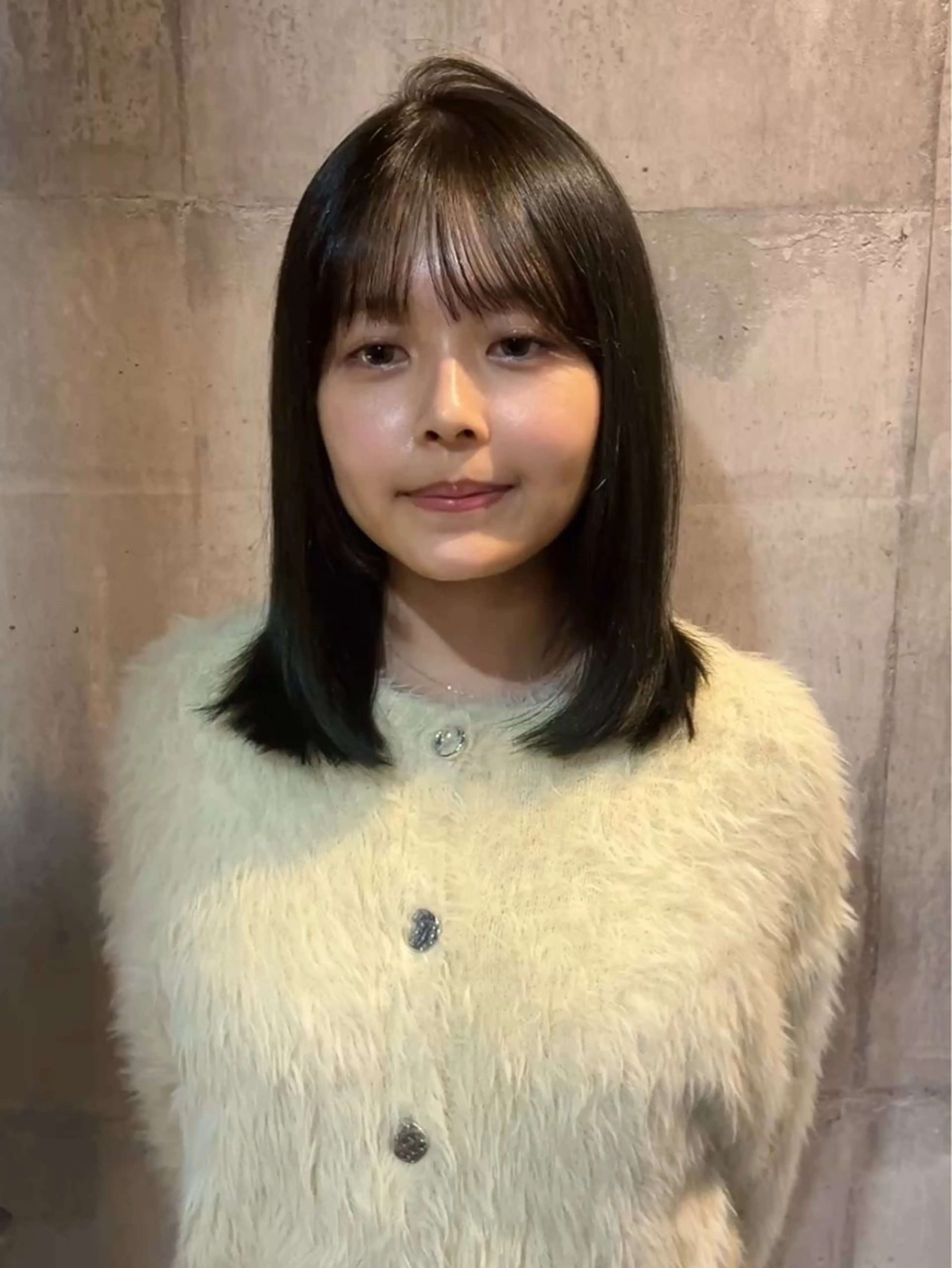 ミディアム カラー ベージュカラー オリーブベージュ Nagi ブリーチモデル募集のヘアスタイル