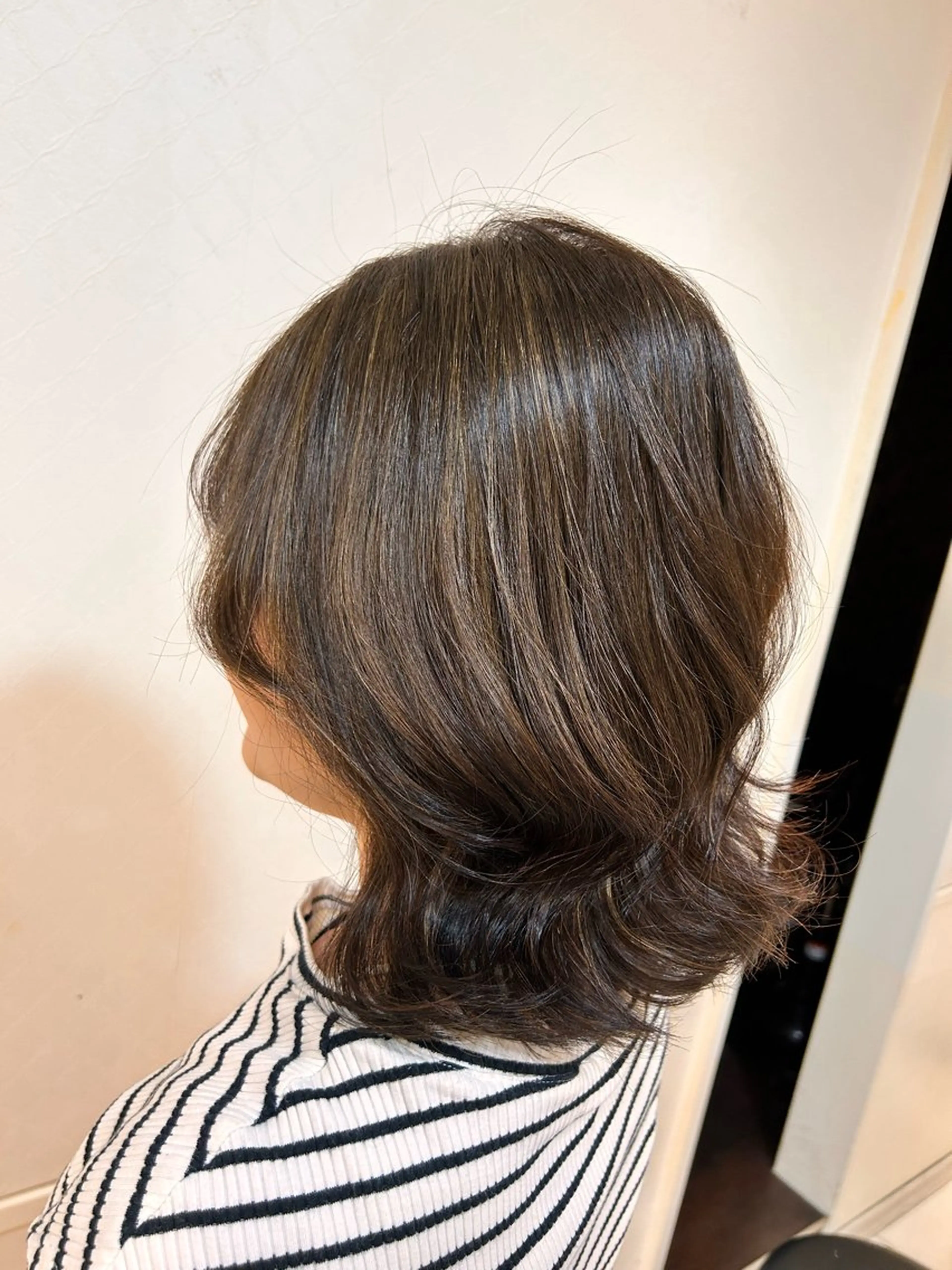 ミディアム AONE☀️ 海外ヘアのヘアスタイル