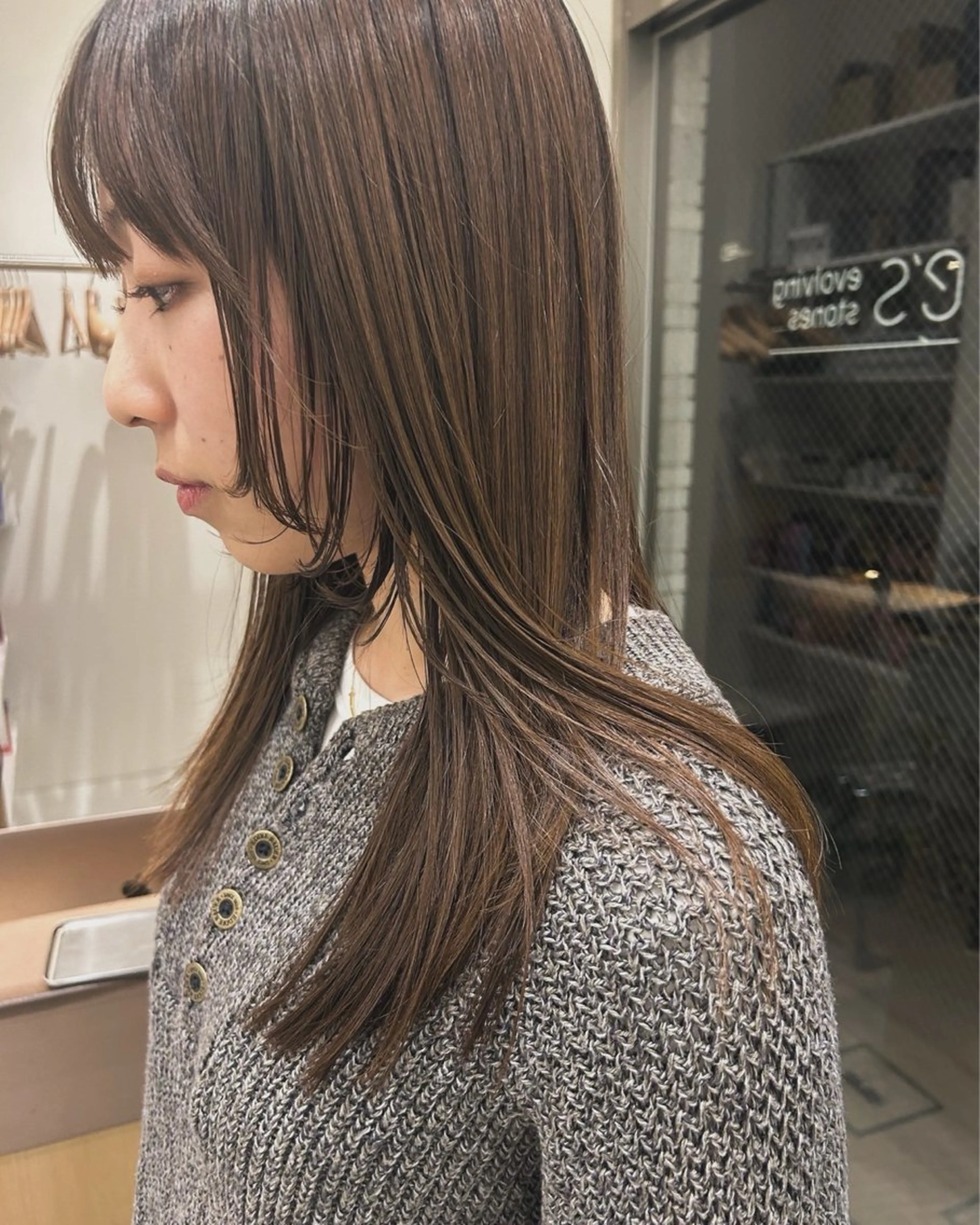 セミロング カラー rion🪽 /ワンカラーのヘアスタイル