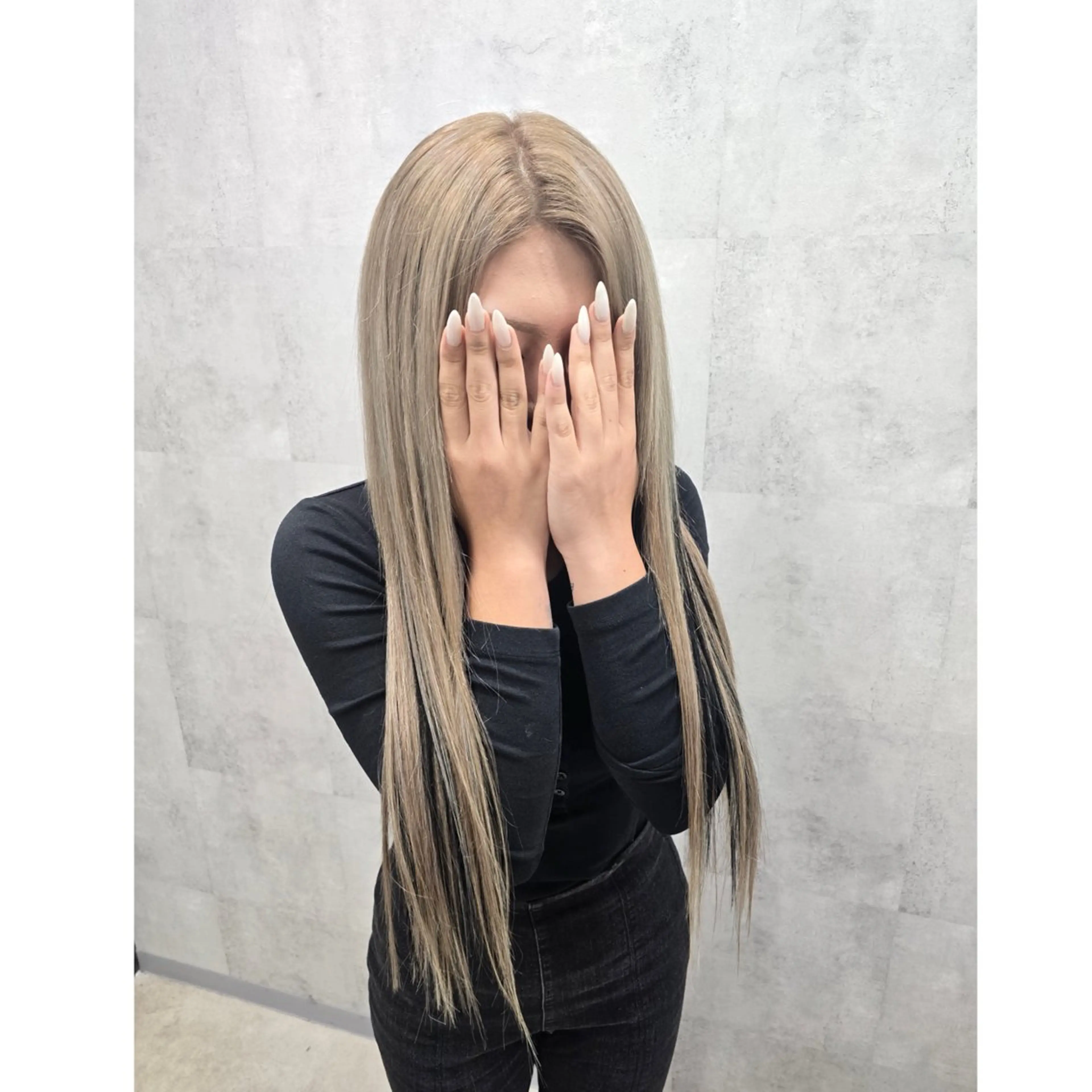 ロング カラー 編み込みエクステ ベージュカラー ミルクティーベージュ エクステ 編み込みエクステ/ ハイトーン りょすけのヘアスタイル