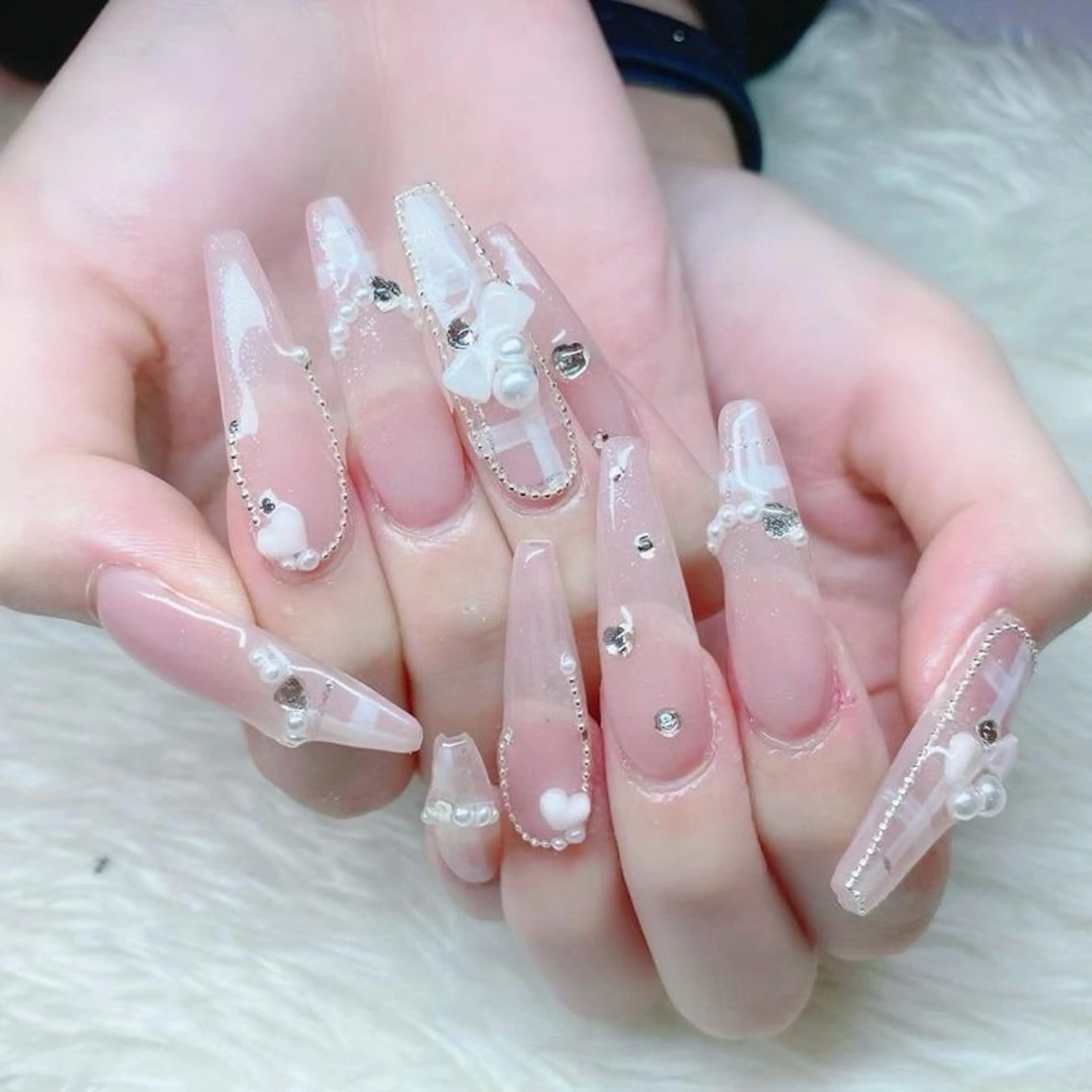 ネイル フレンチネイル グラデーション キラキラネイル 韓国ネイル マグネットネイル ハンドネイル Mlan Nailのネイルデザイン