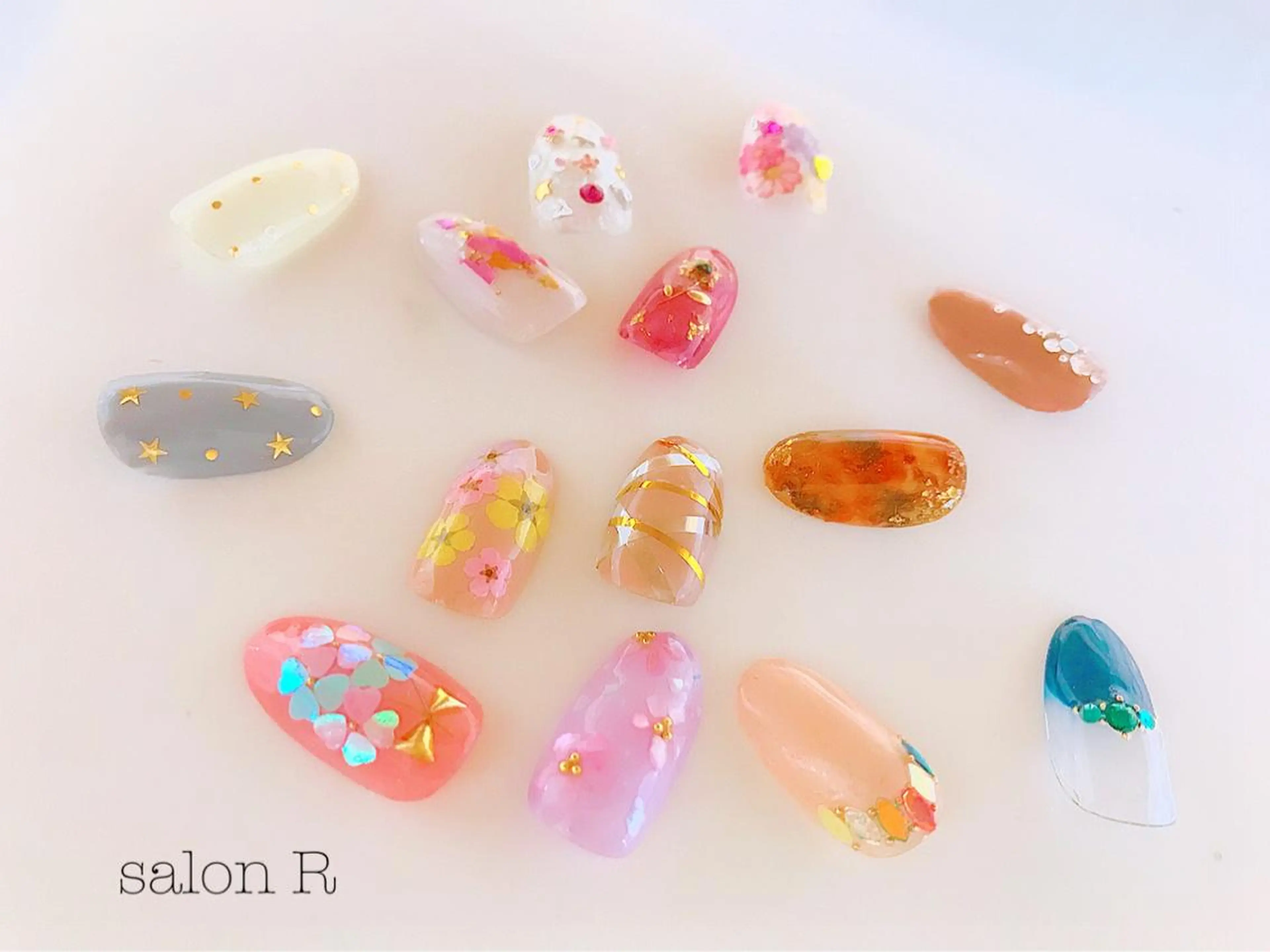 ネイル アートネイル シンプルネイル Re Pearl～コーディネートサロン～ 市駅前店所属・NARUMI HYODOのネイルデザイン