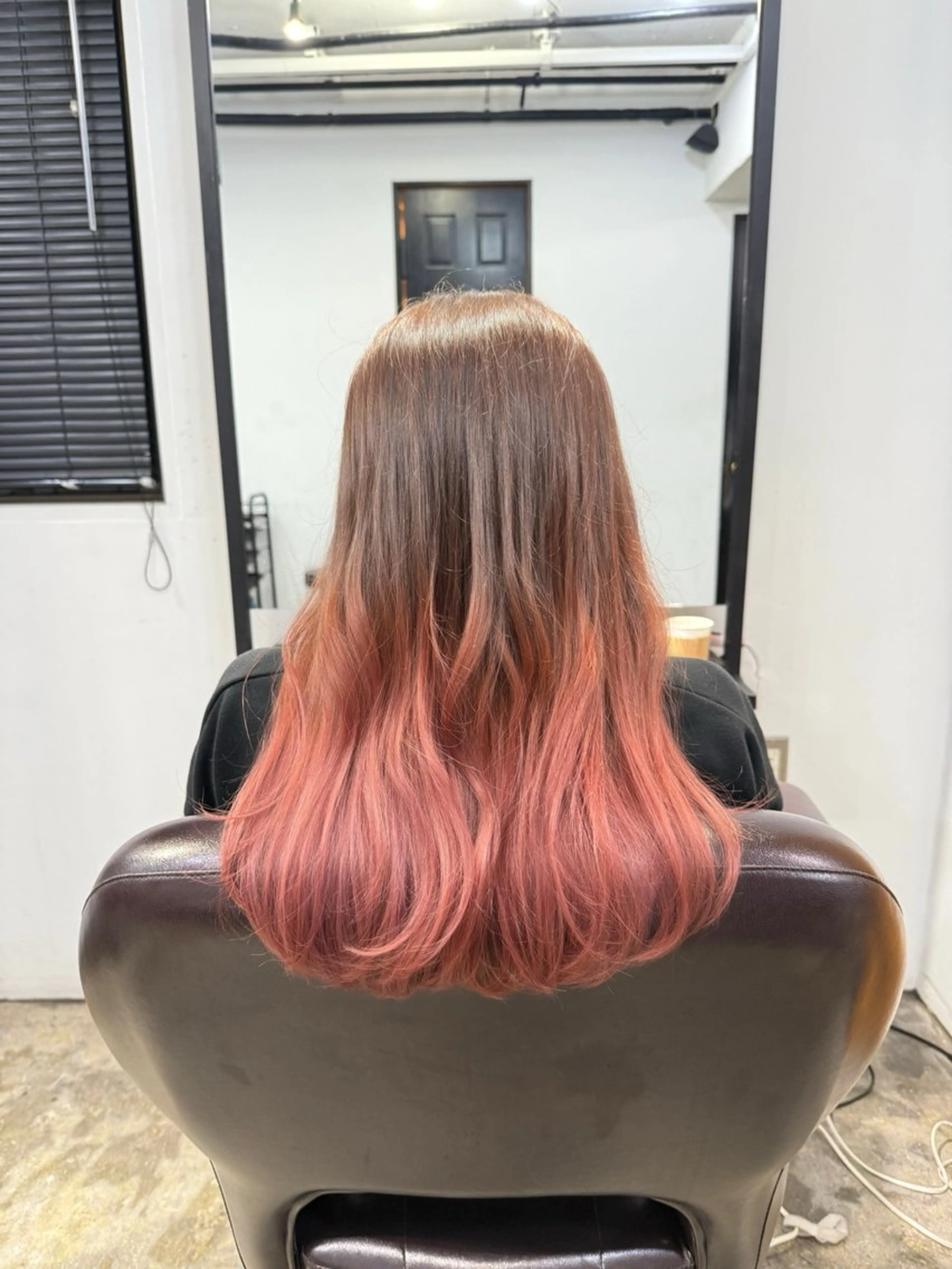 ロング カラー グラデーションカラー ピンクカラー astar所属・kotono🪿 透明感カラーのヘアスタイル