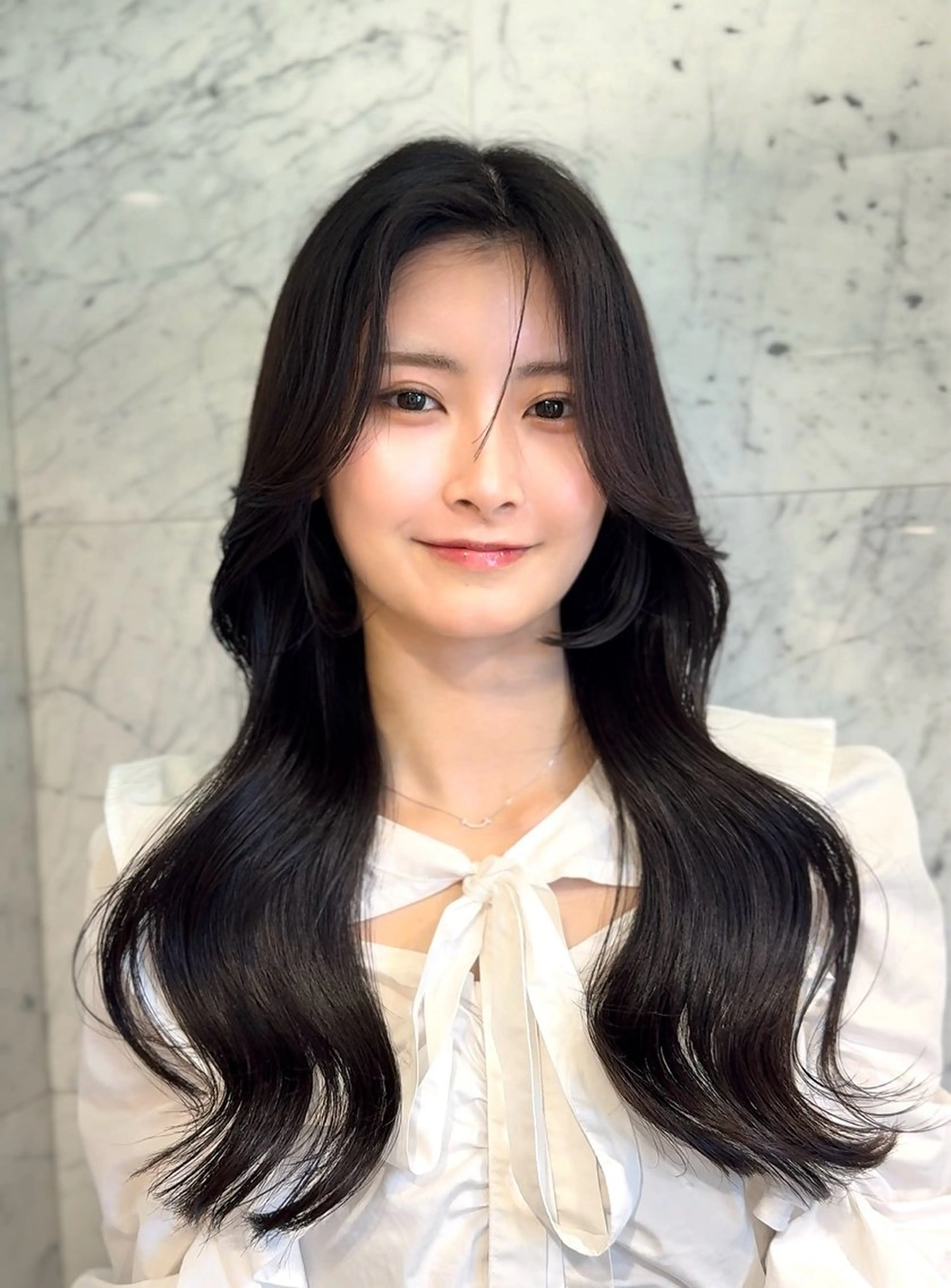 韓国風カット＋韓国風ゆる巻きの写真