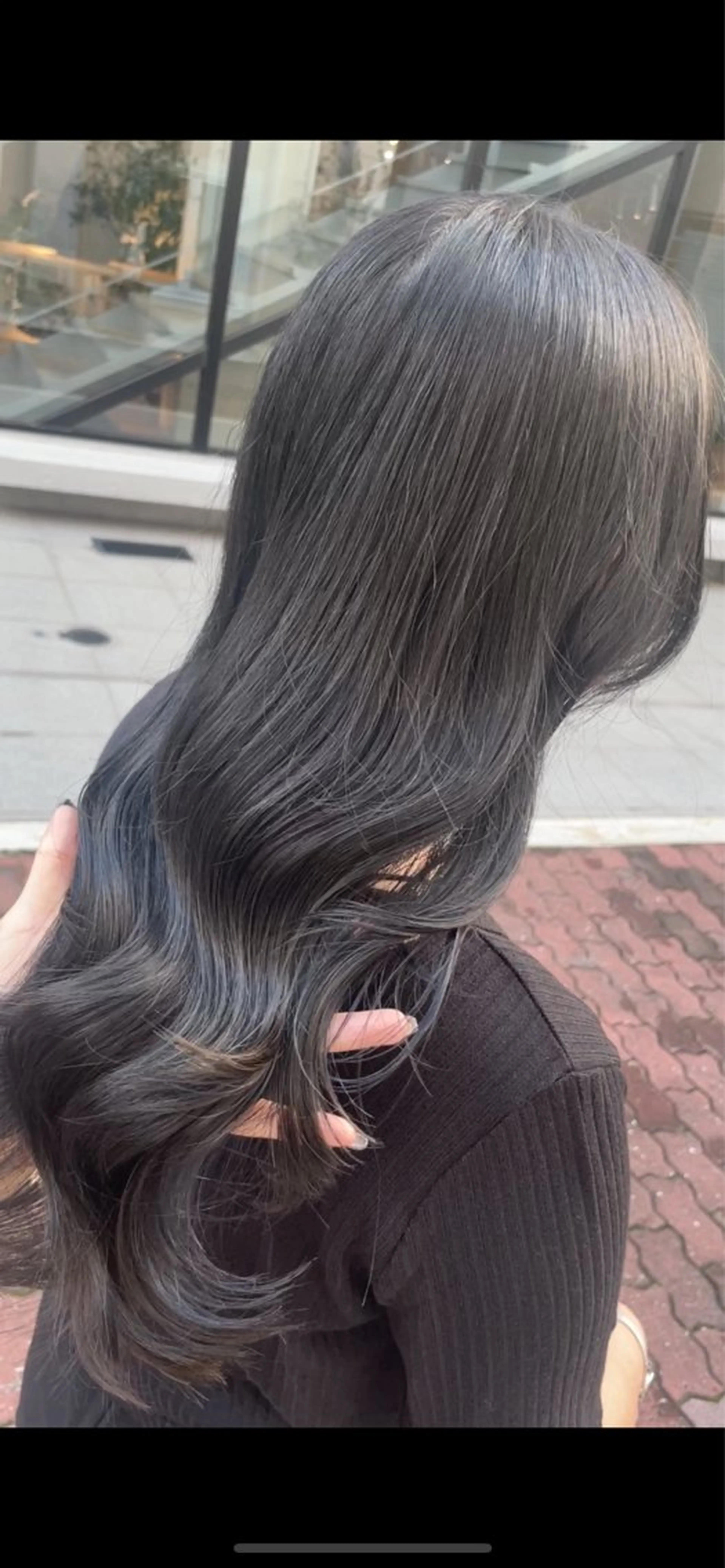 ロング カラー 黒髪 ブリーチ ブルーカラー ブルーブラック ダークグレー カット ヘアカラー トリートメント BEBE所属・ブリーチなし 透明感カラーKANAのヘアスタイル