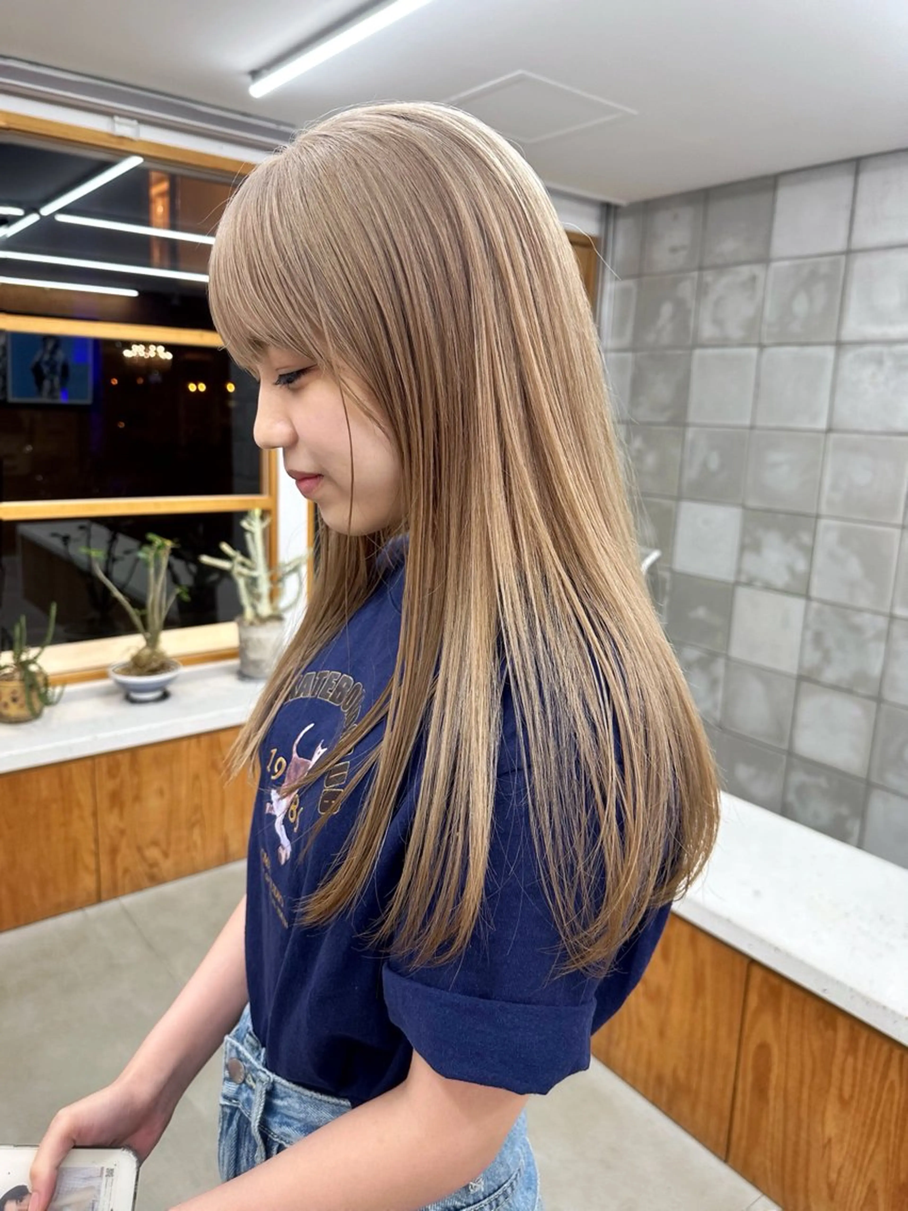 ロング カラー ベージュカラー ブリーチ ブロンド グレージュ ハイトーンカラー カット ヘアカラー 榛地 渉馬のヘアスタイル