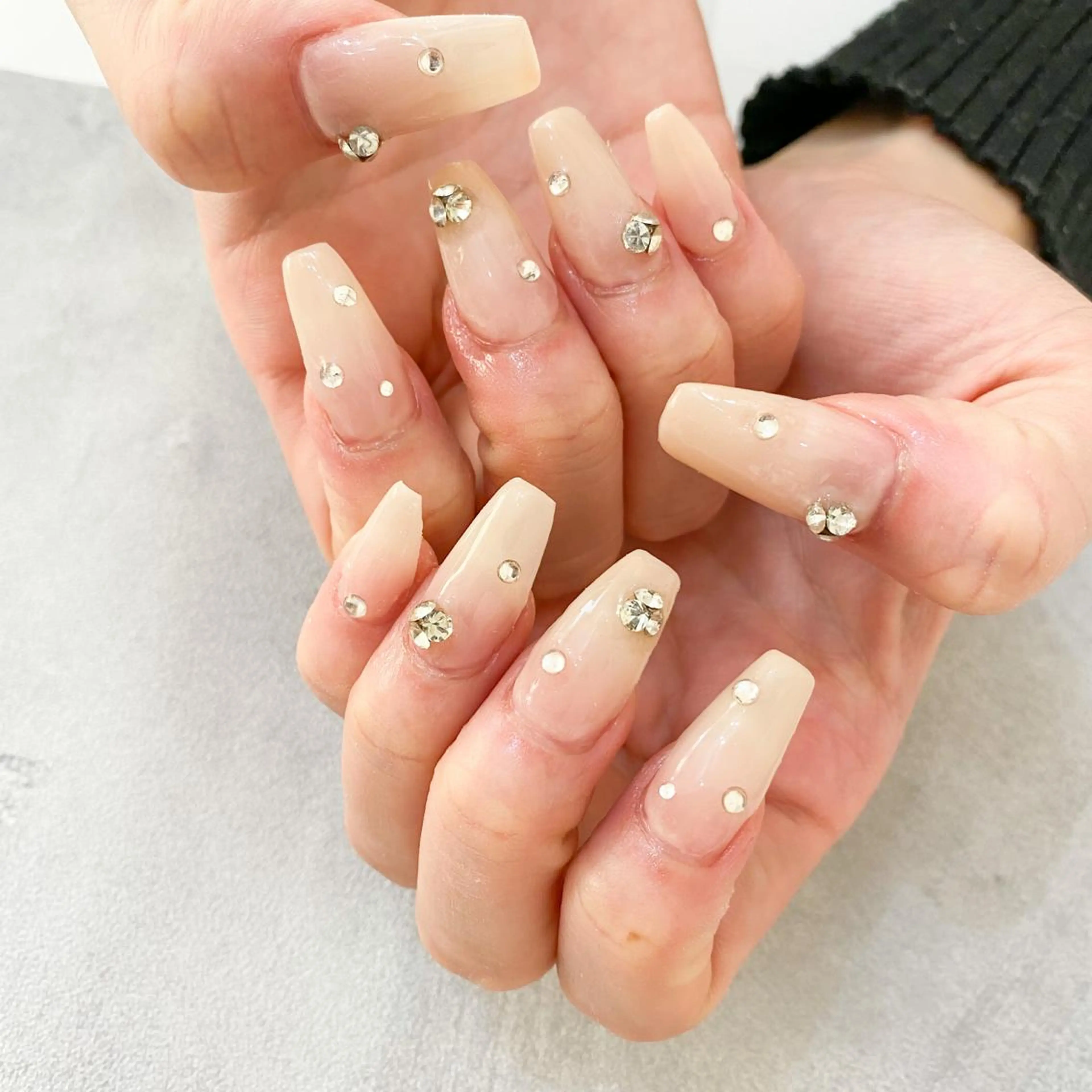 ネイル ハンドネイル ゴテゴテ💙ワンホン リオナのネイルデザイン