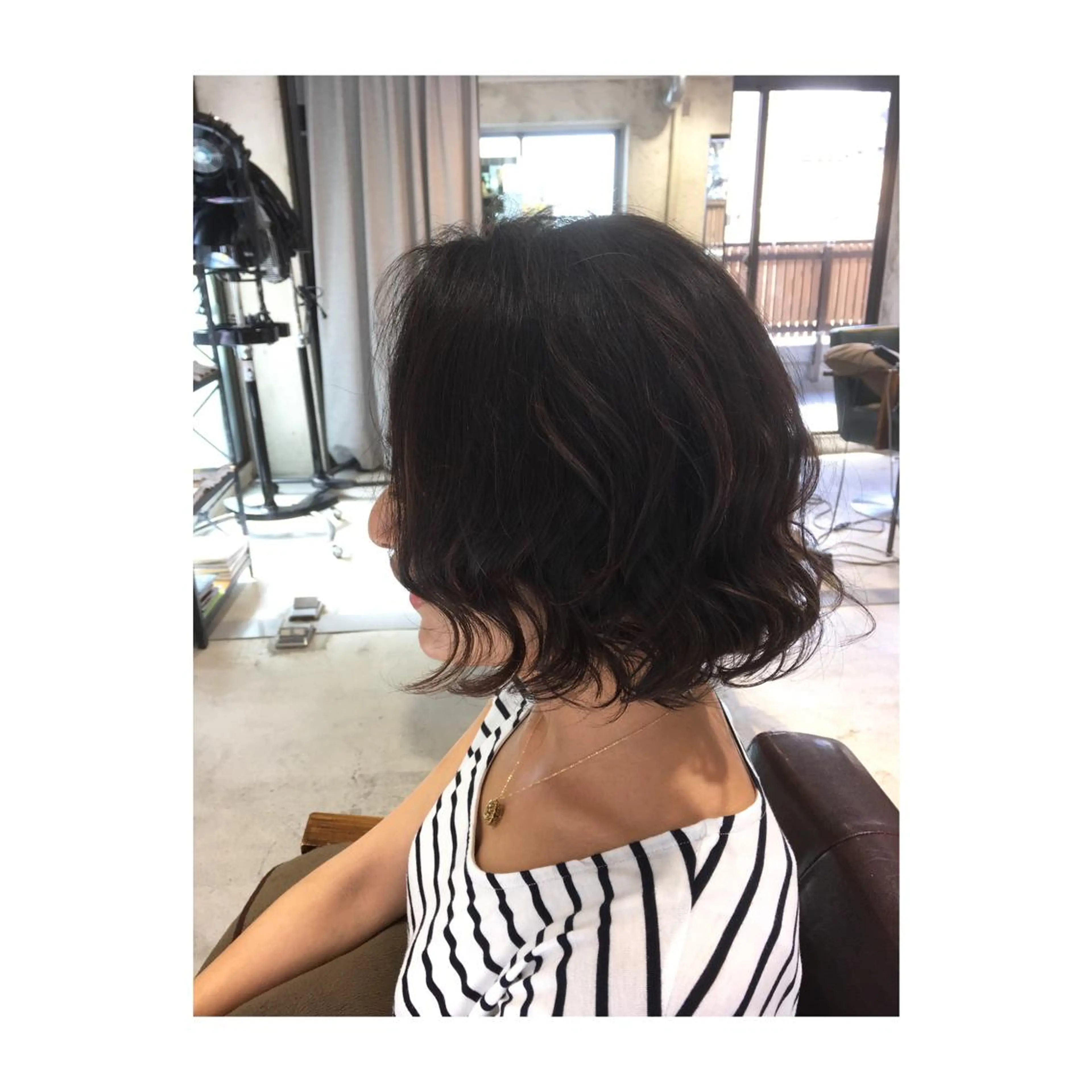 ショート カラー パーマ ボブ アオガミ （前髪顔周りカット）のヘアスタイル