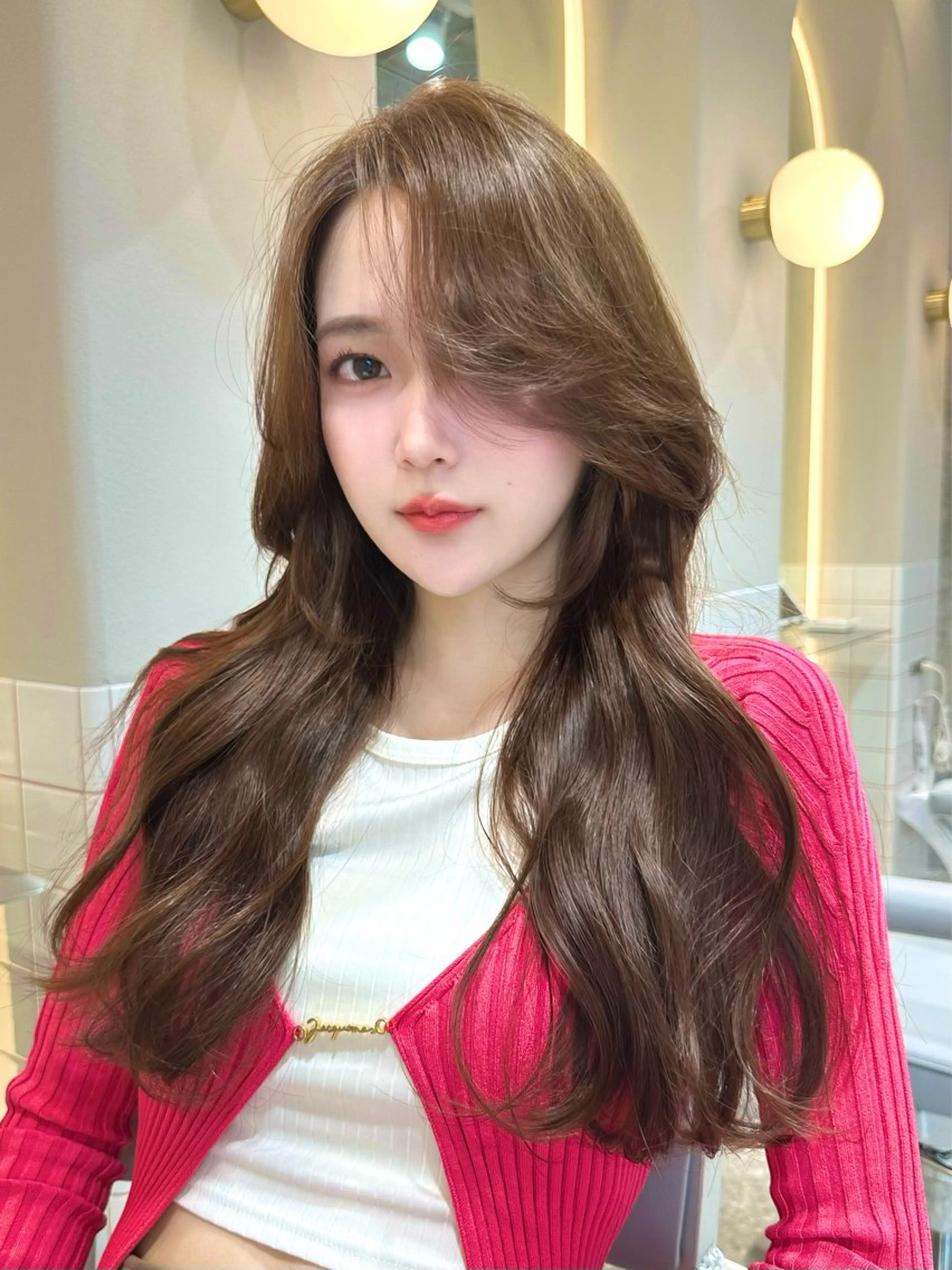 ロング カラー カット ヘアカラー トリートメント ヘアセット 韓国レイヤー/透明感 カラー/髪質改善角所のヘアスタイル