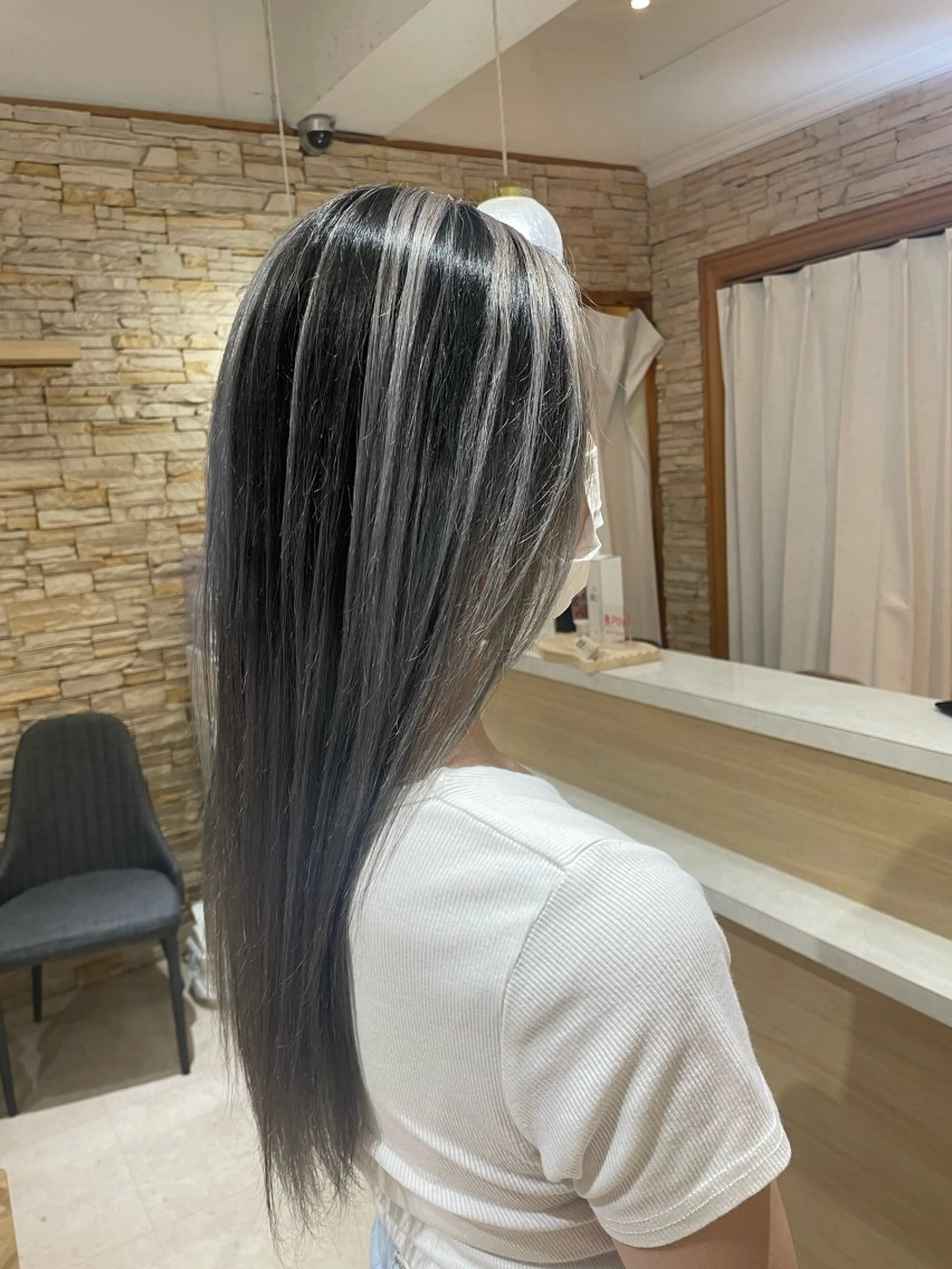 ロング カット ヘアカラー トリートメント 髪質改善艶髪✂︎小寺 透明感カラーのヘアスタイル