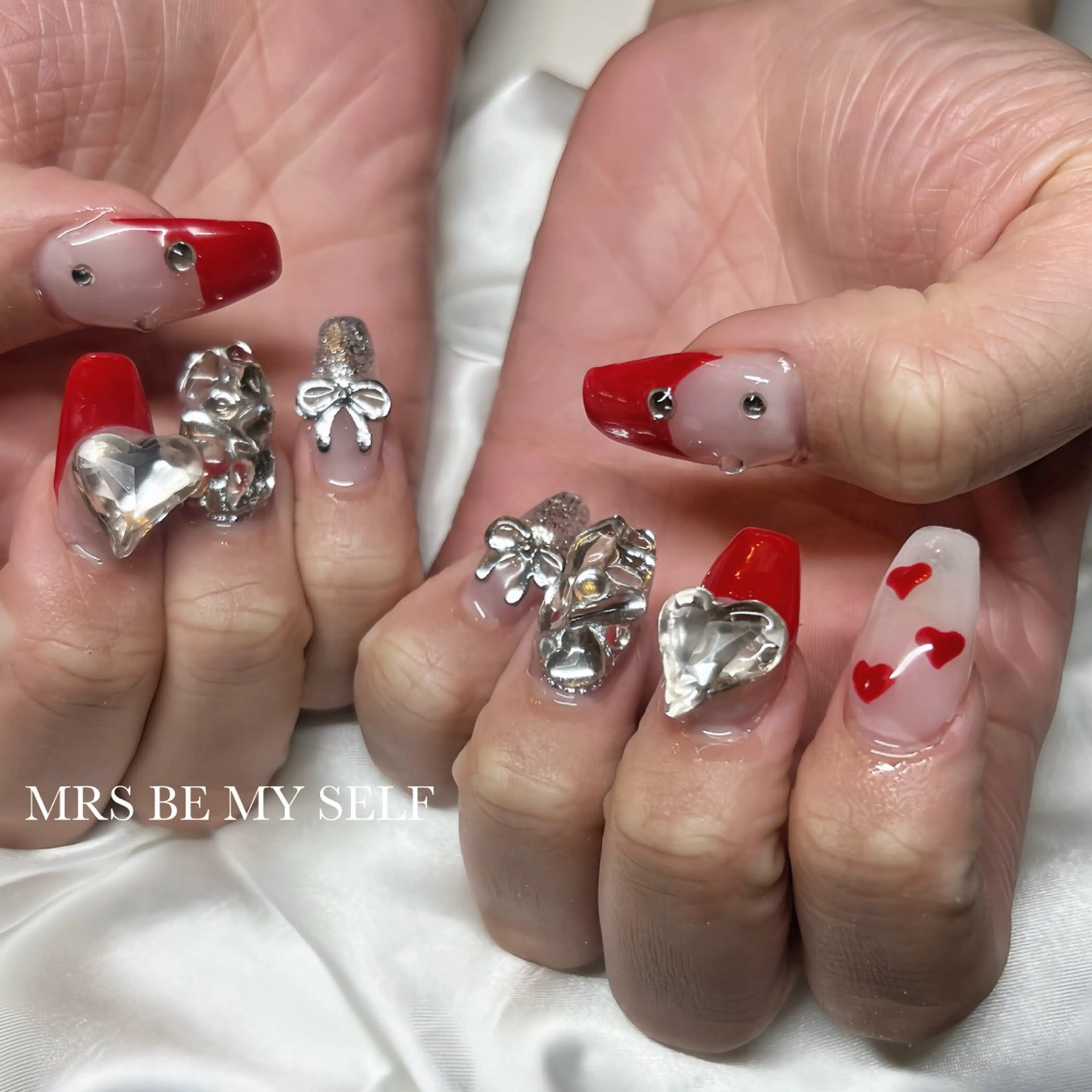 ネイル フレンチネイル キラキラネイル 赤色 ハンドネイル MRS/ miyu🎀のネイルデザイン